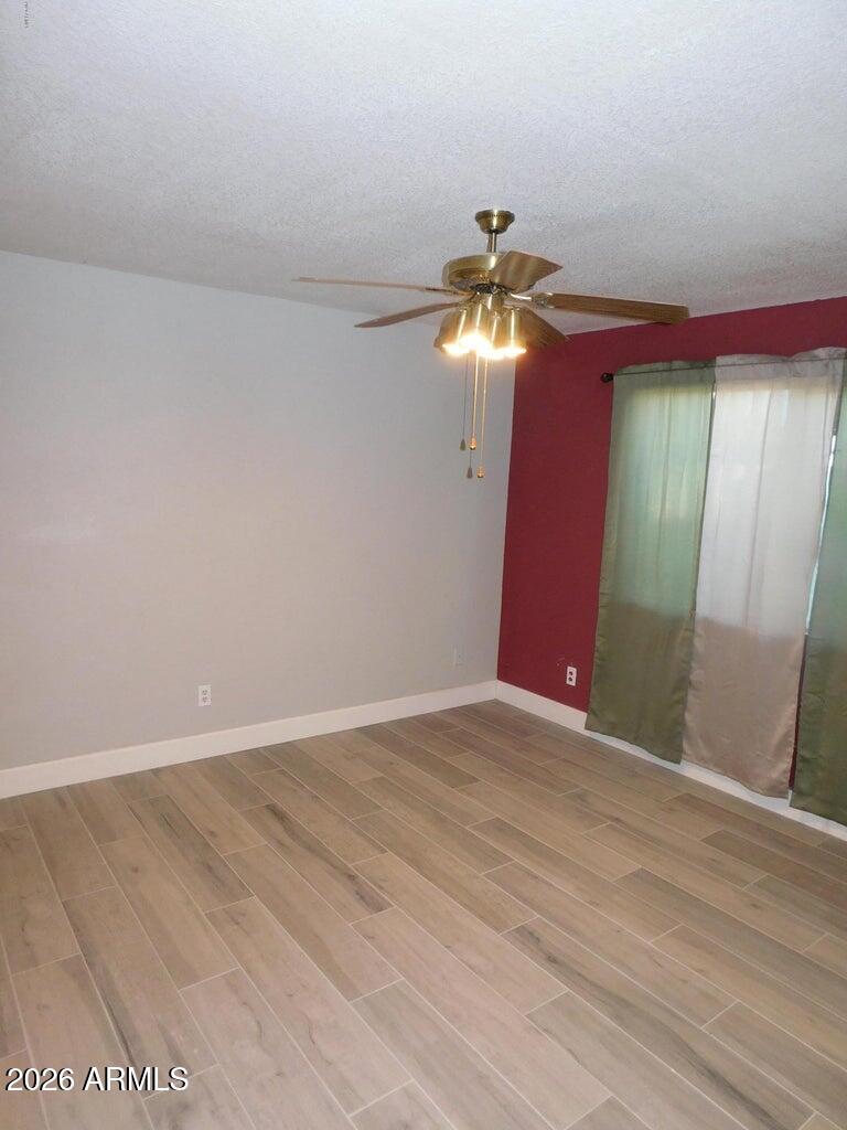 5612 W WILSHIRE Drive