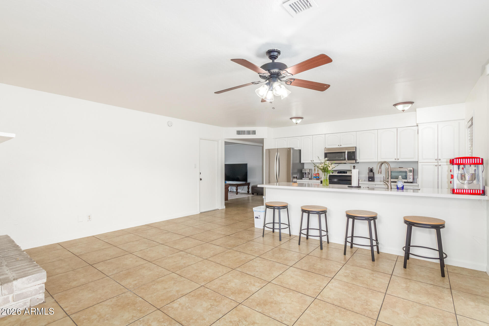 3312 S VENTURA Drive