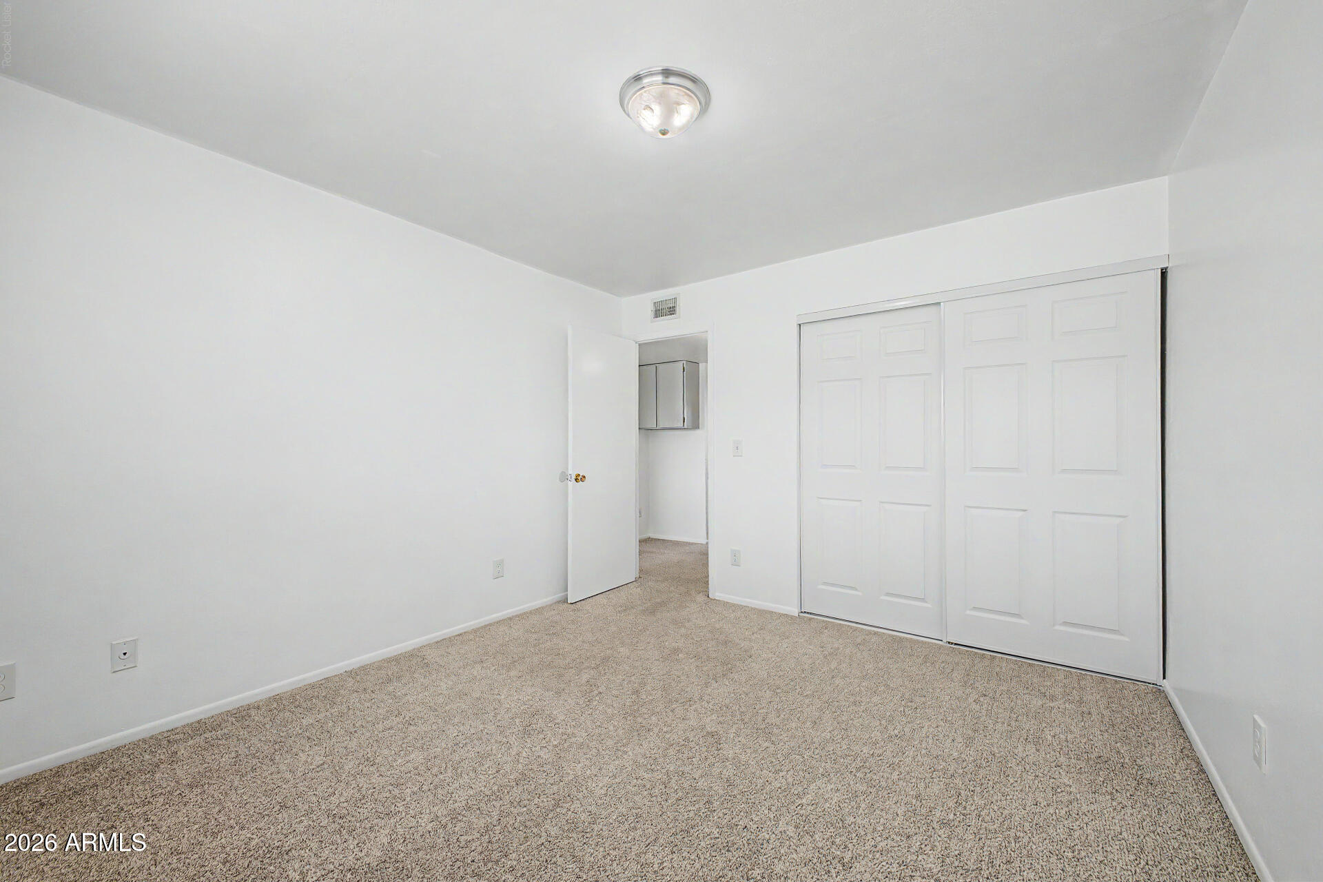 2046 W HAZELWOOD Parkway