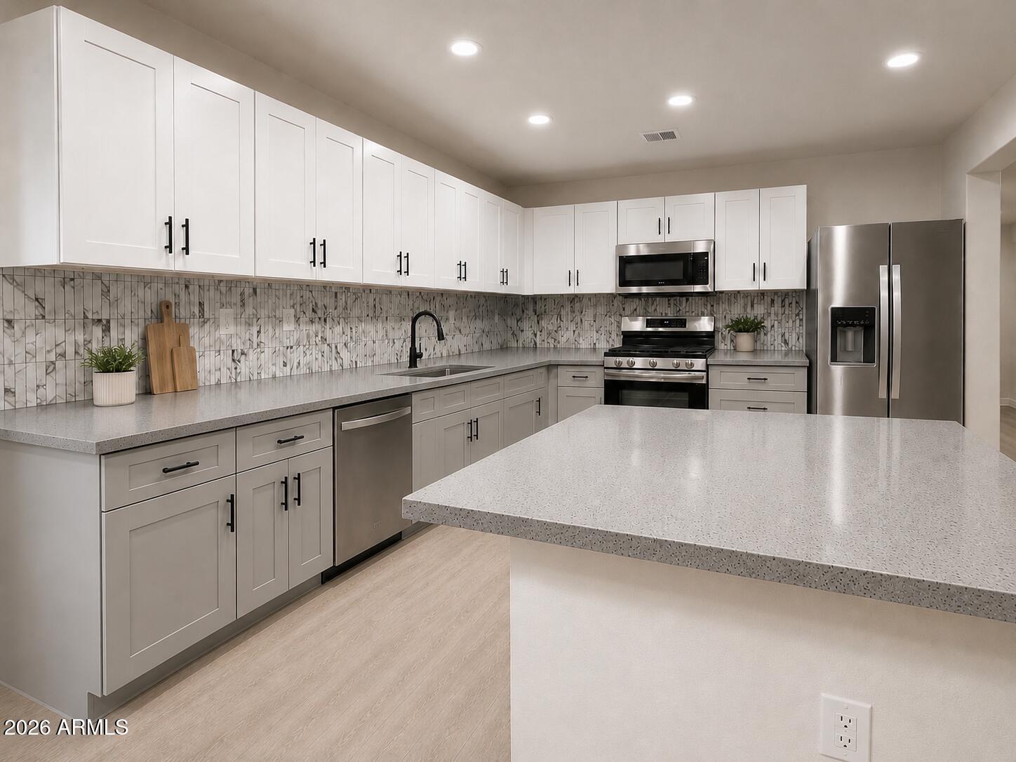 3326 W MARICOPA Street