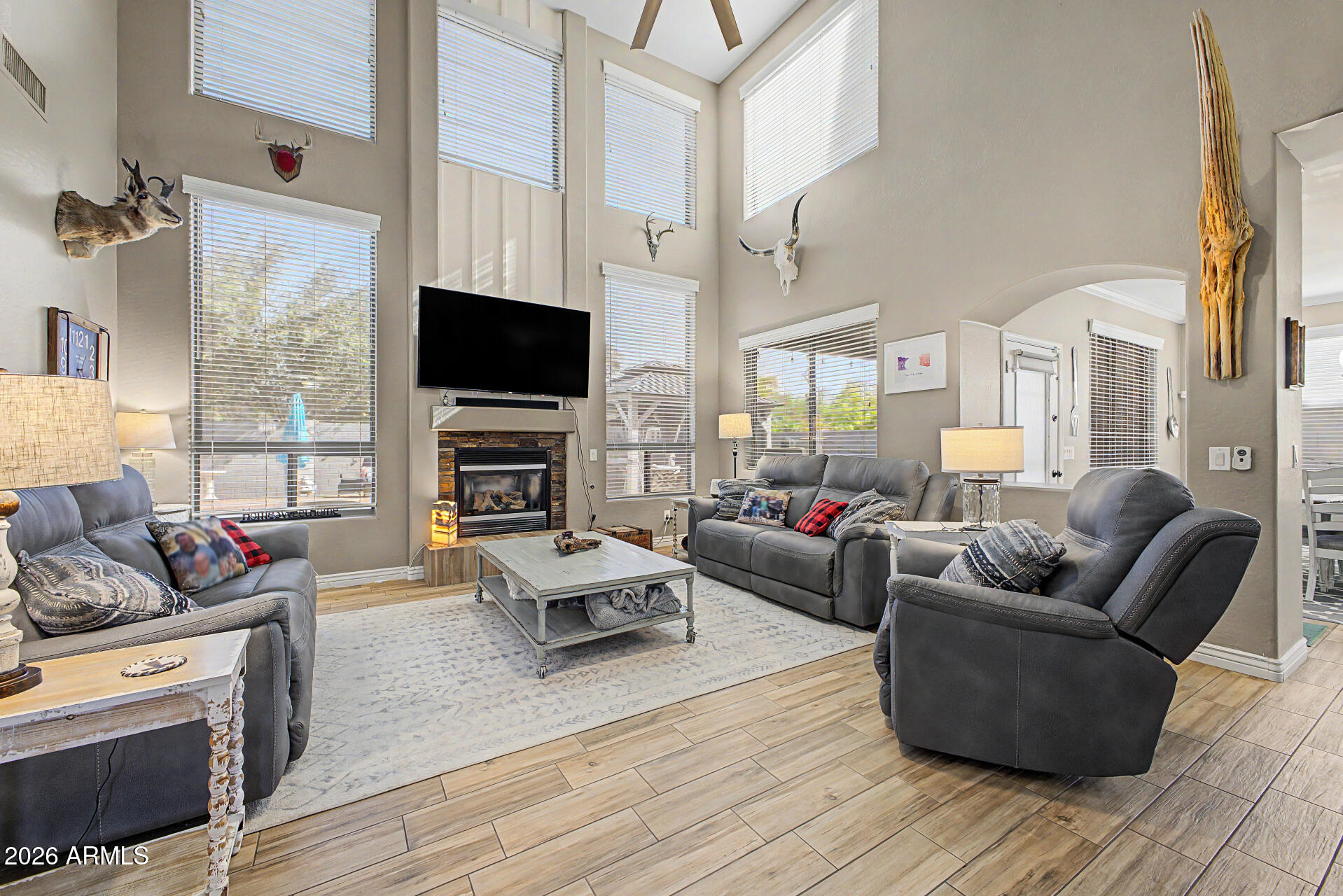879 W HOLSTEIN Trail