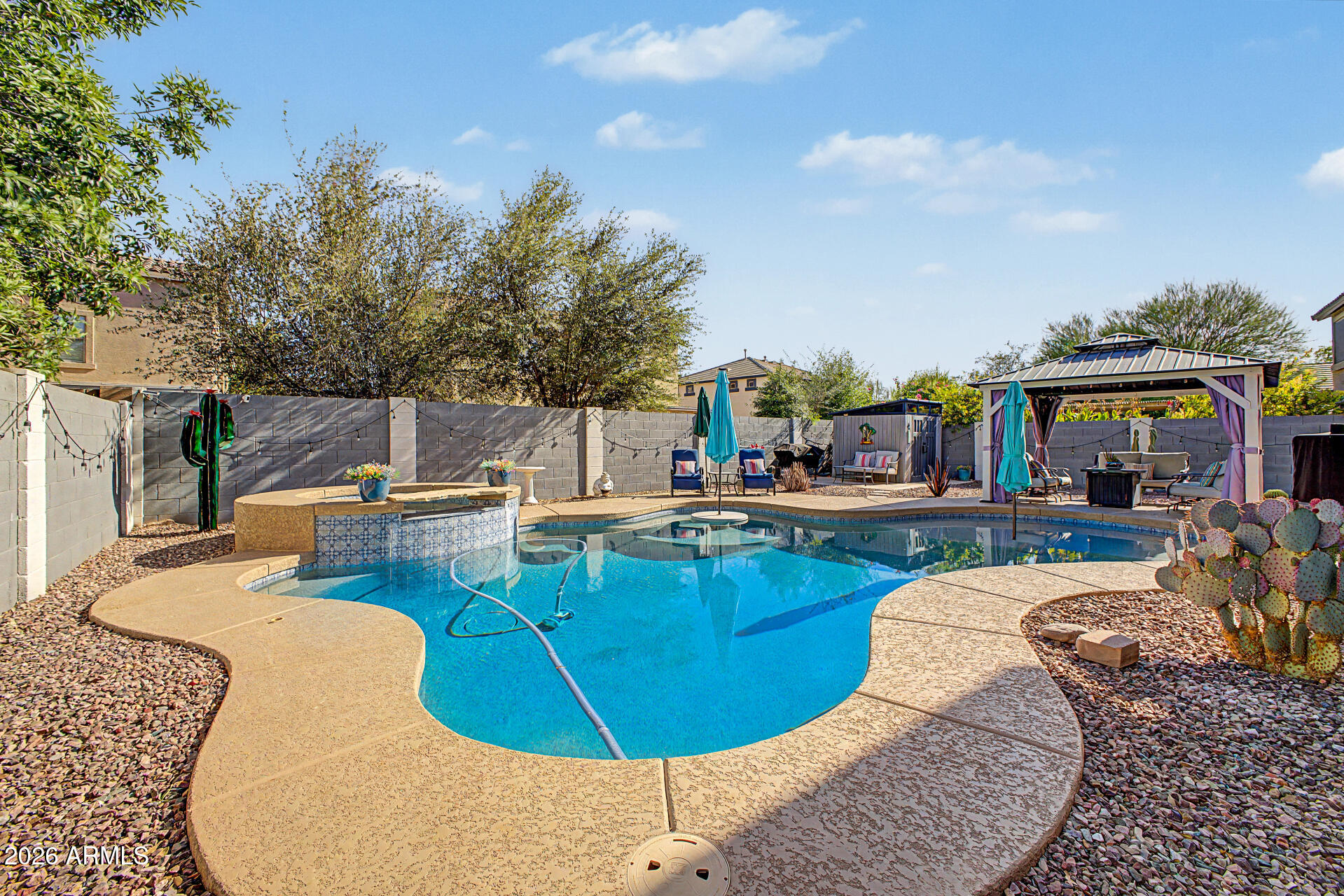 879 W HOLSTEIN Trail