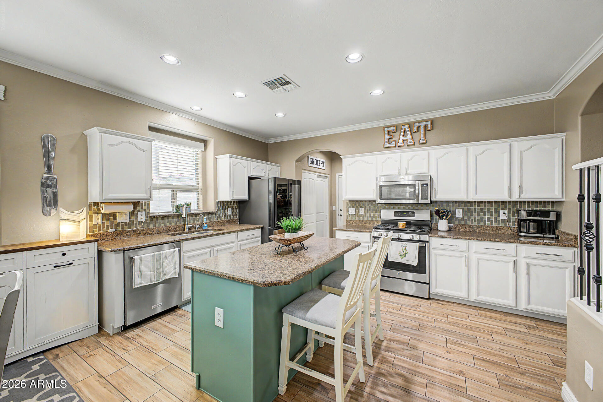 879 W HOLSTEIN Trail