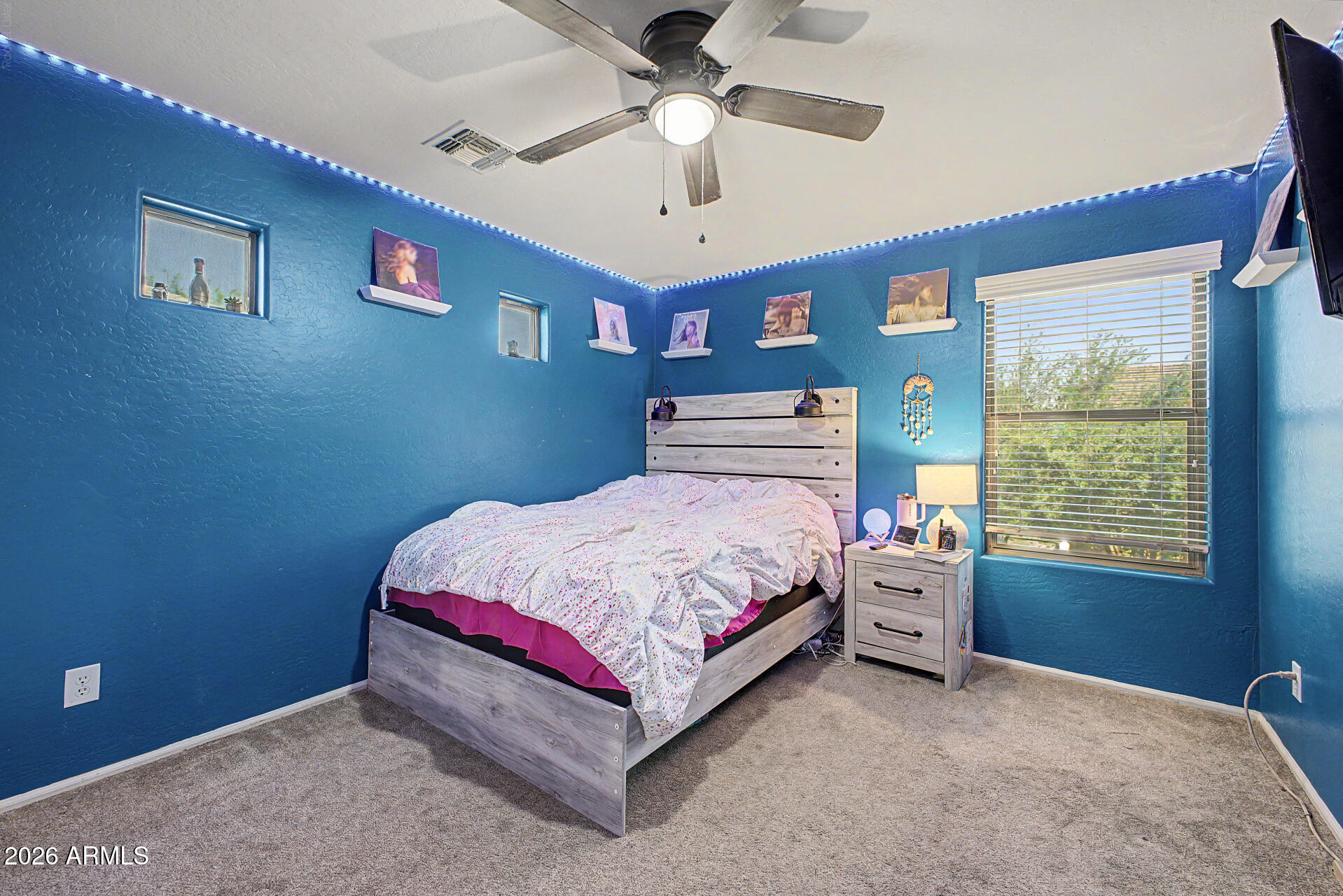 879 W HOLSTEIN Trail