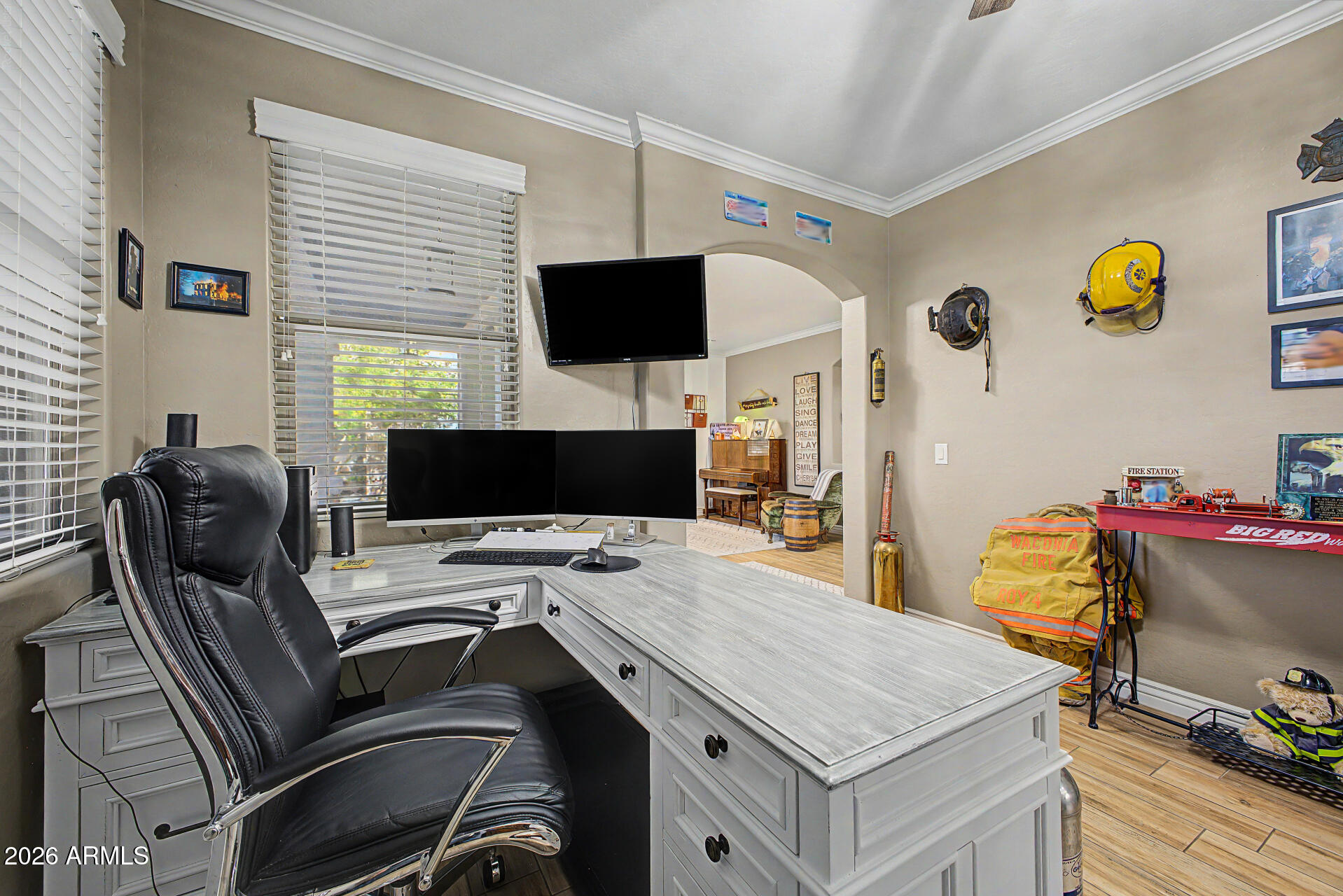 879 W HOLSTEIN Trail