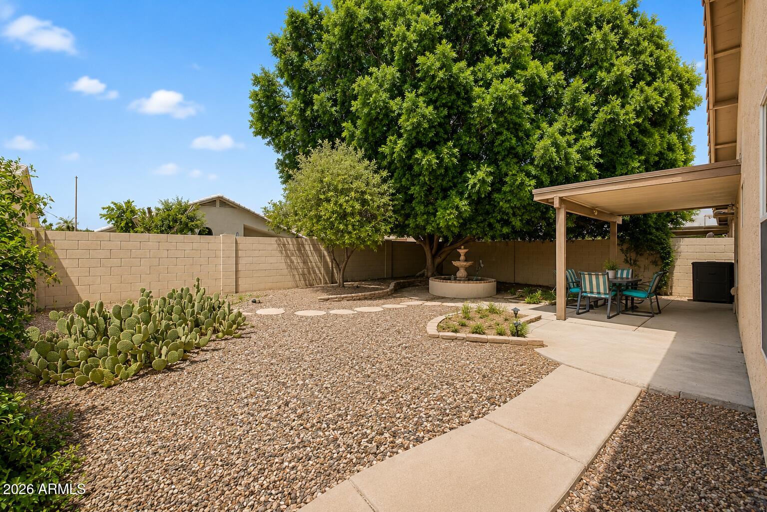 1102 W HEATHER Avenue