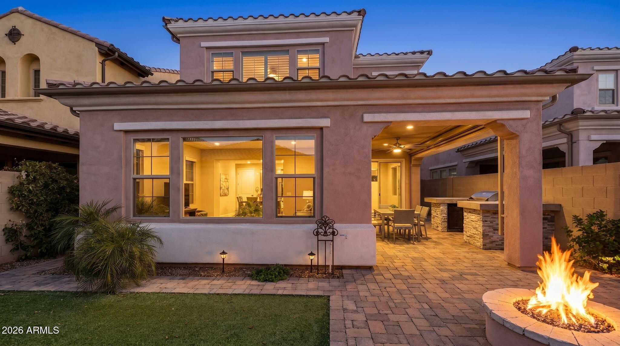 1914 W GRAND CANYON Drive