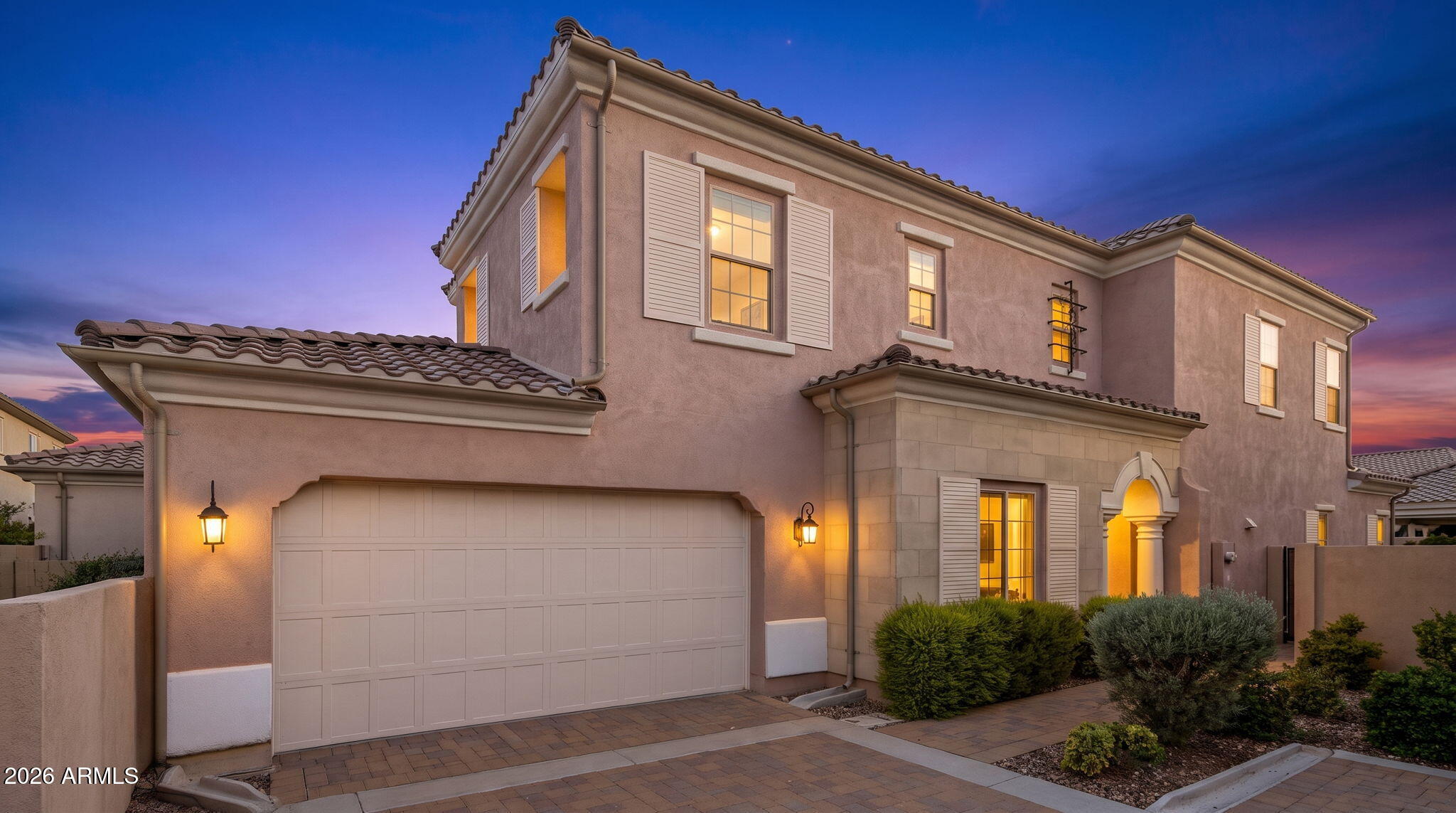 1914 W GRAND CANYON Drive