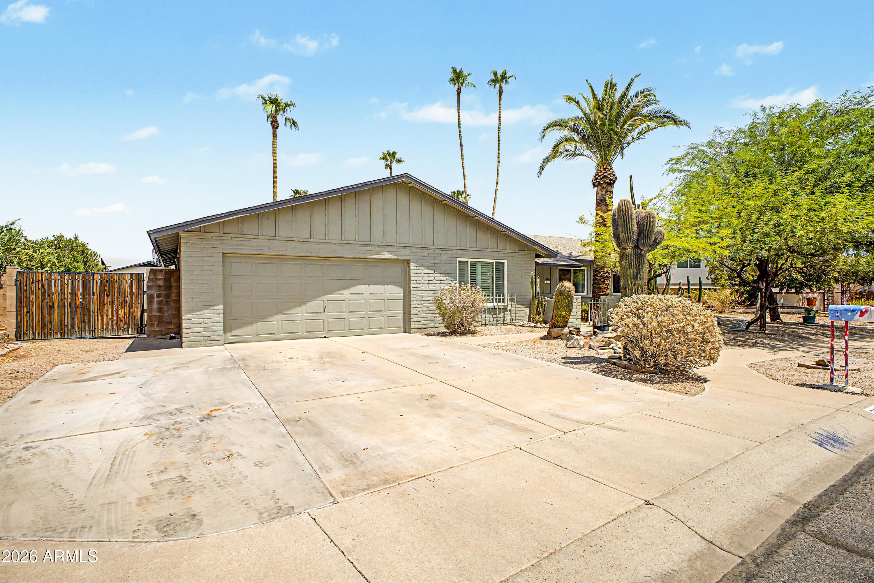 2642 W JUANITA Circle