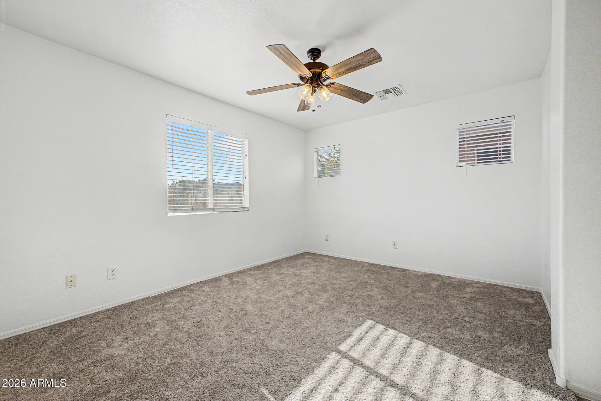 1454 E SHERATON Lane