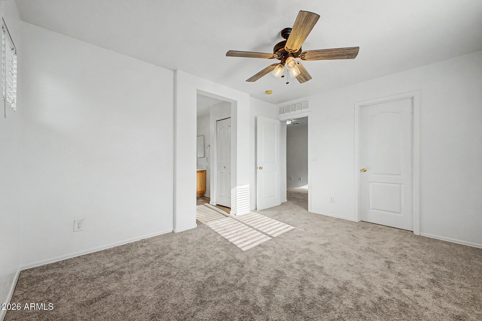1454 E SHERATON Lane