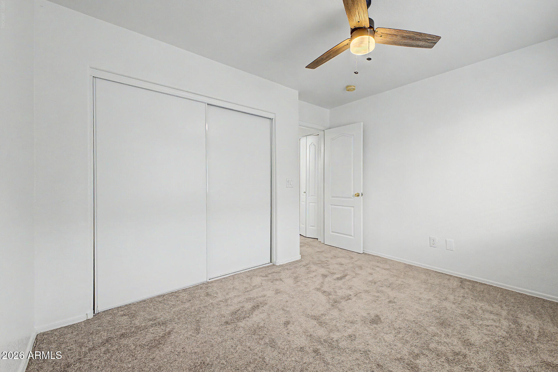 1454 E SHERATON Lane