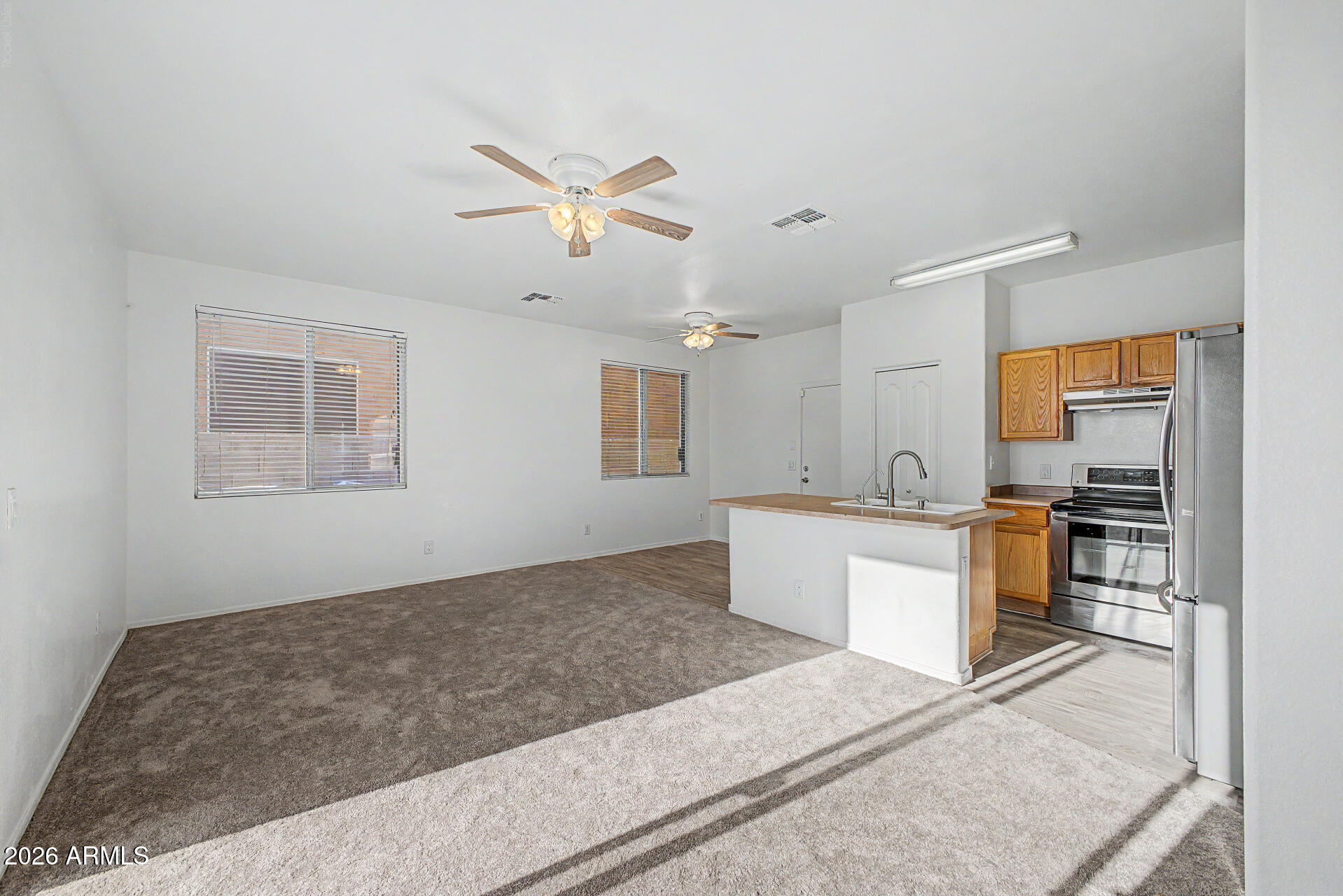 1454 E SHERATON Lane