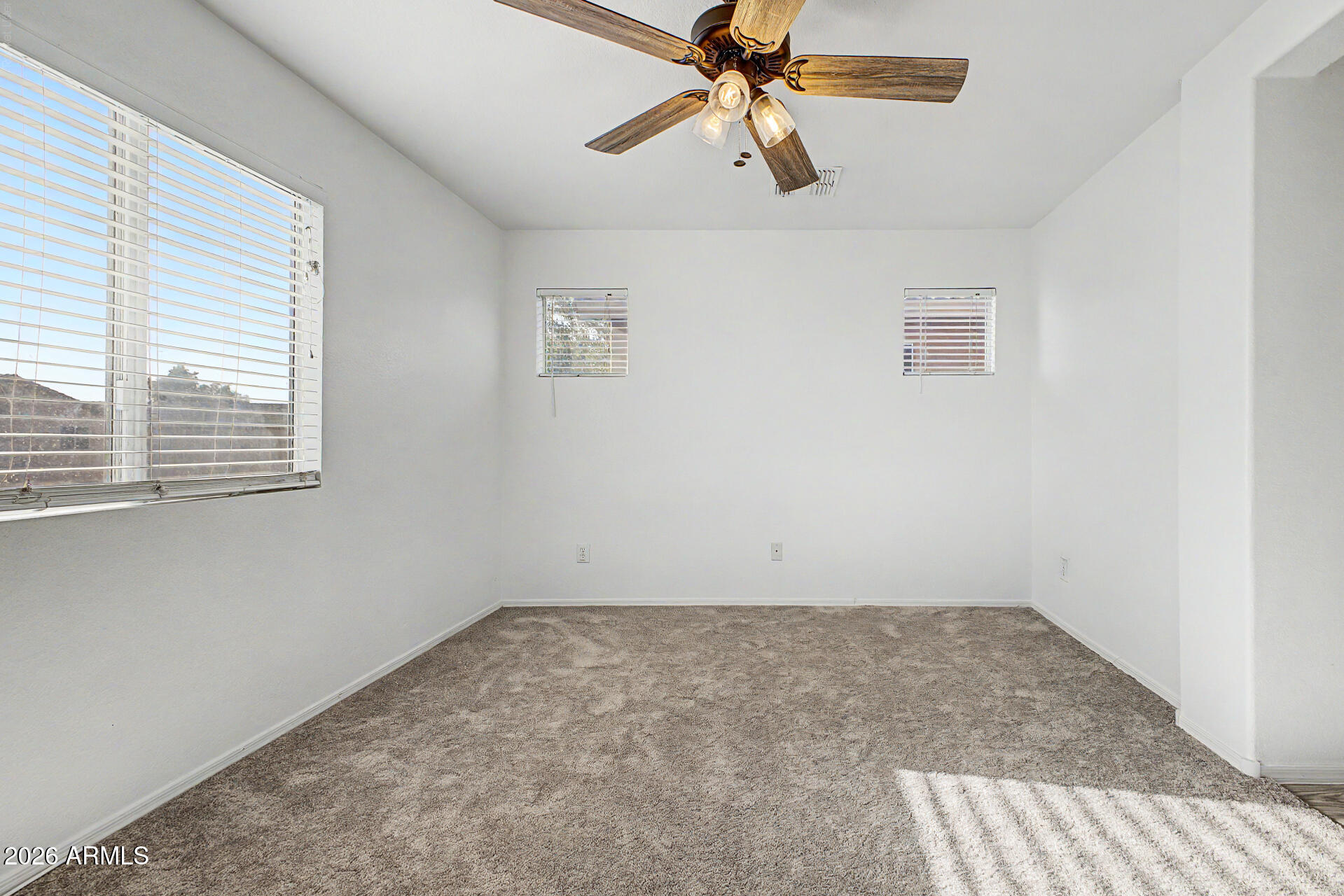 1454 E SHERATON Lane