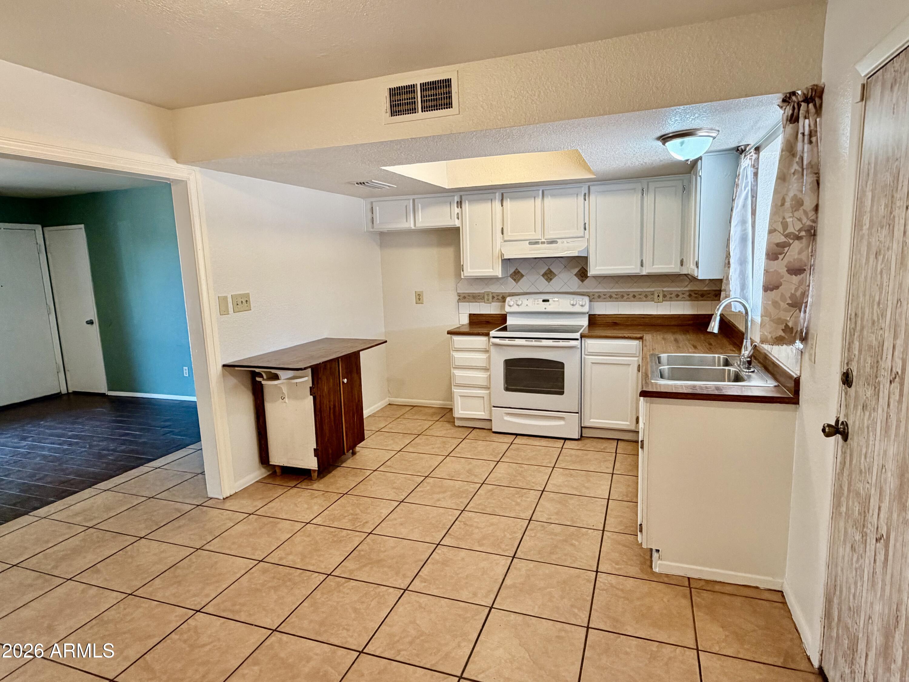525 E JUDI Drive