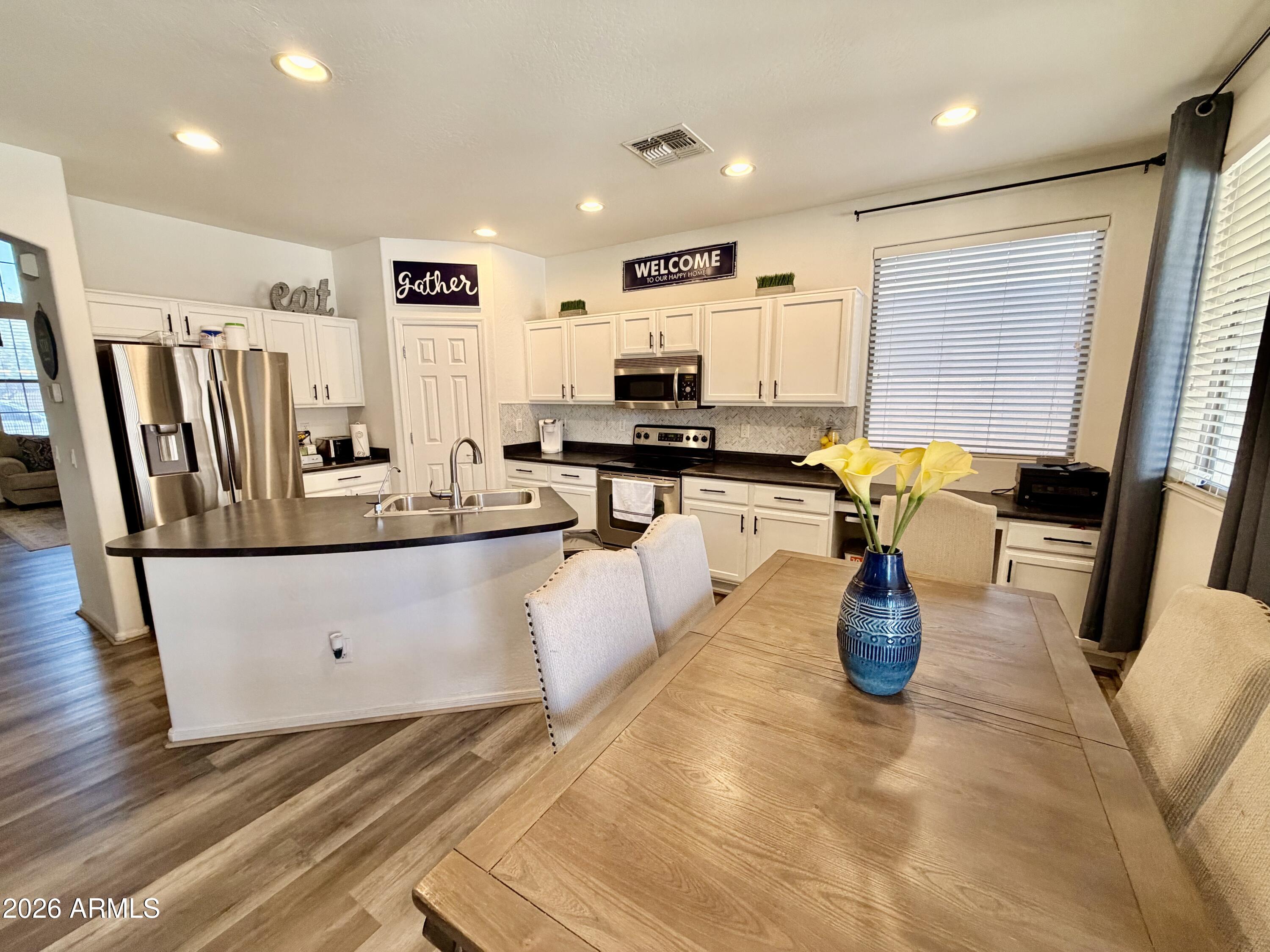 204 W ATLANTIC Drive