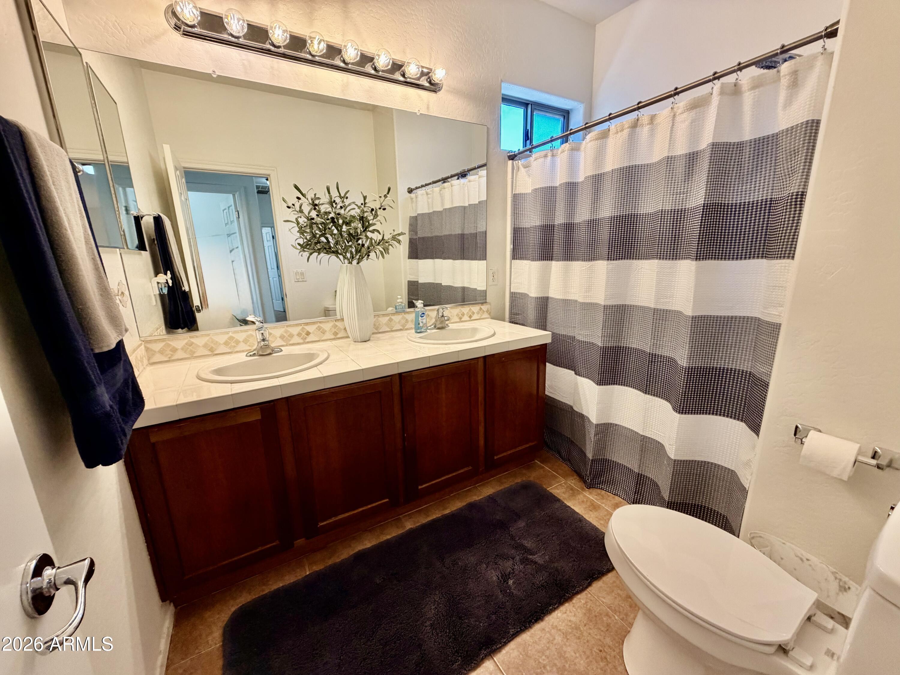 204 W ATLANTIC Drive
