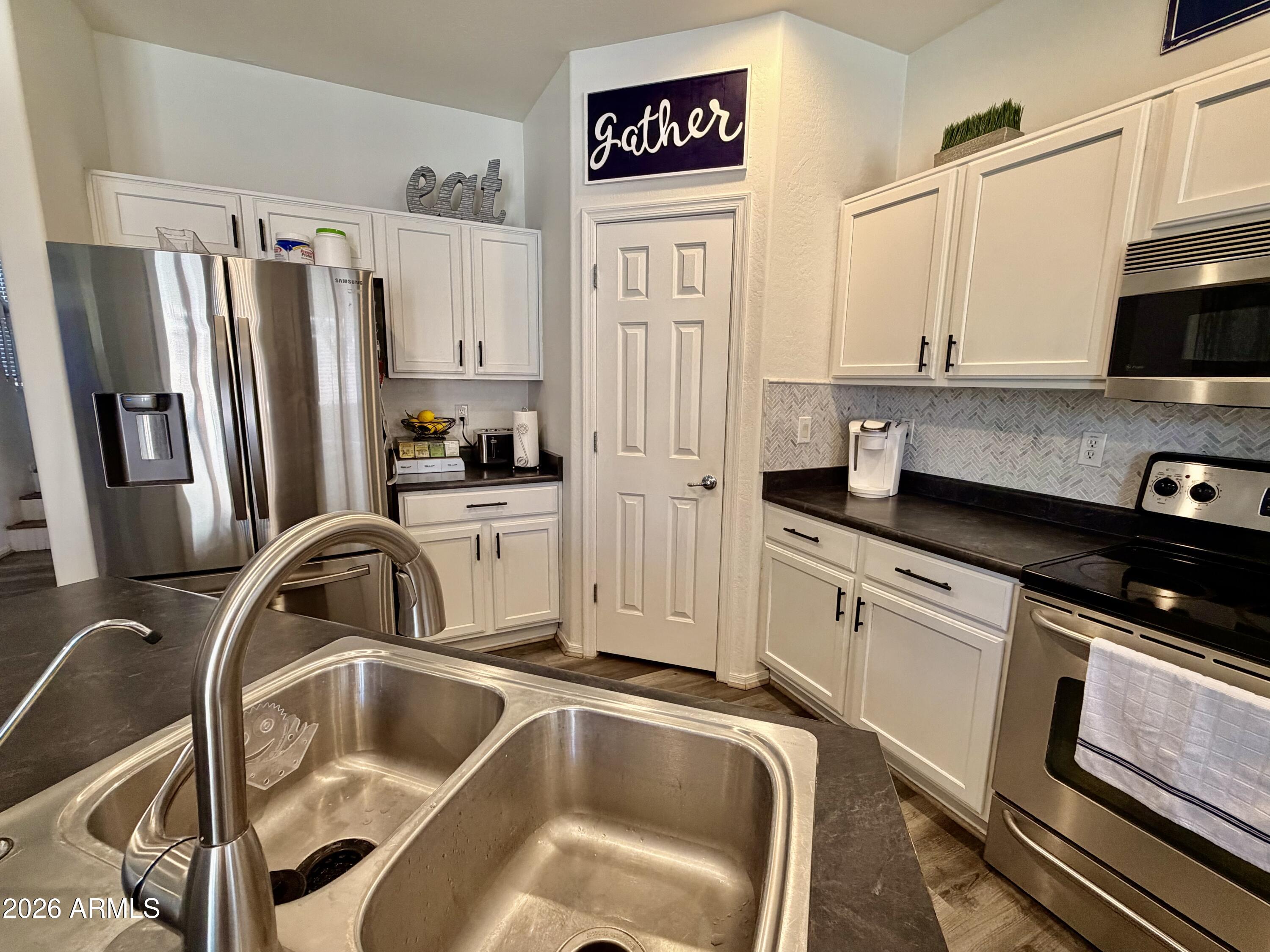 204 W ATLANTIC Drive