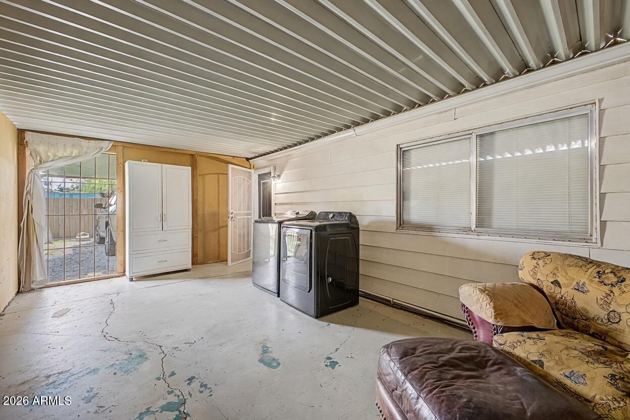 3540 W QUAIL Avenue