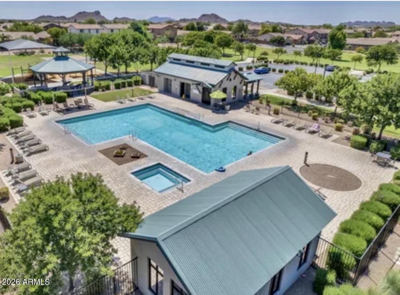 1309 E DAISY Way