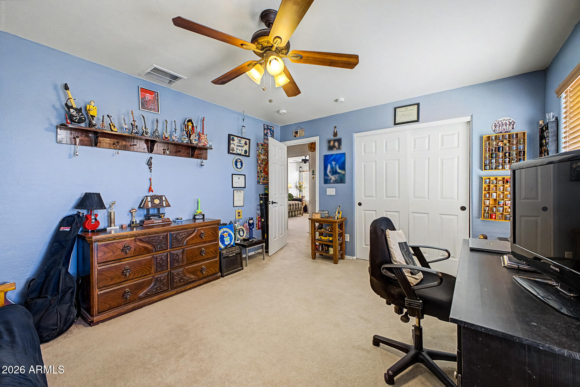 1309 E DAISY Way