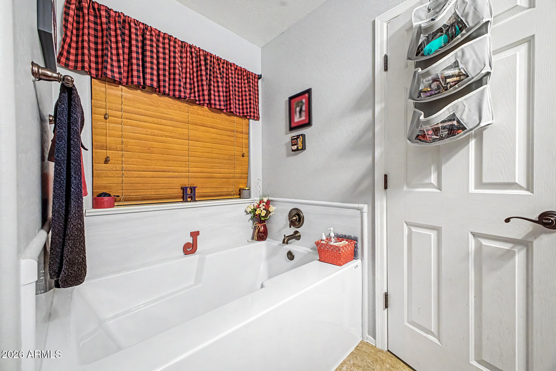 1309 E DAISY Way
