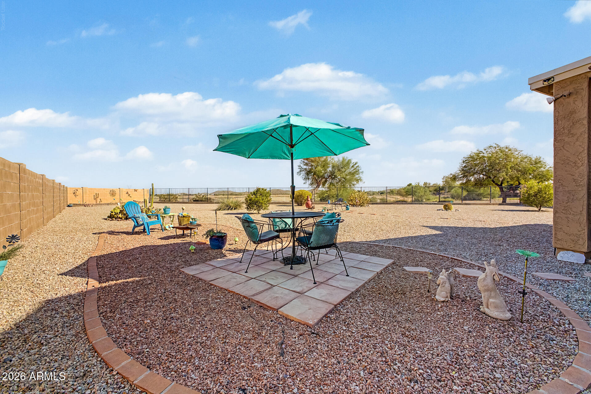 1309 E DAISY Way
