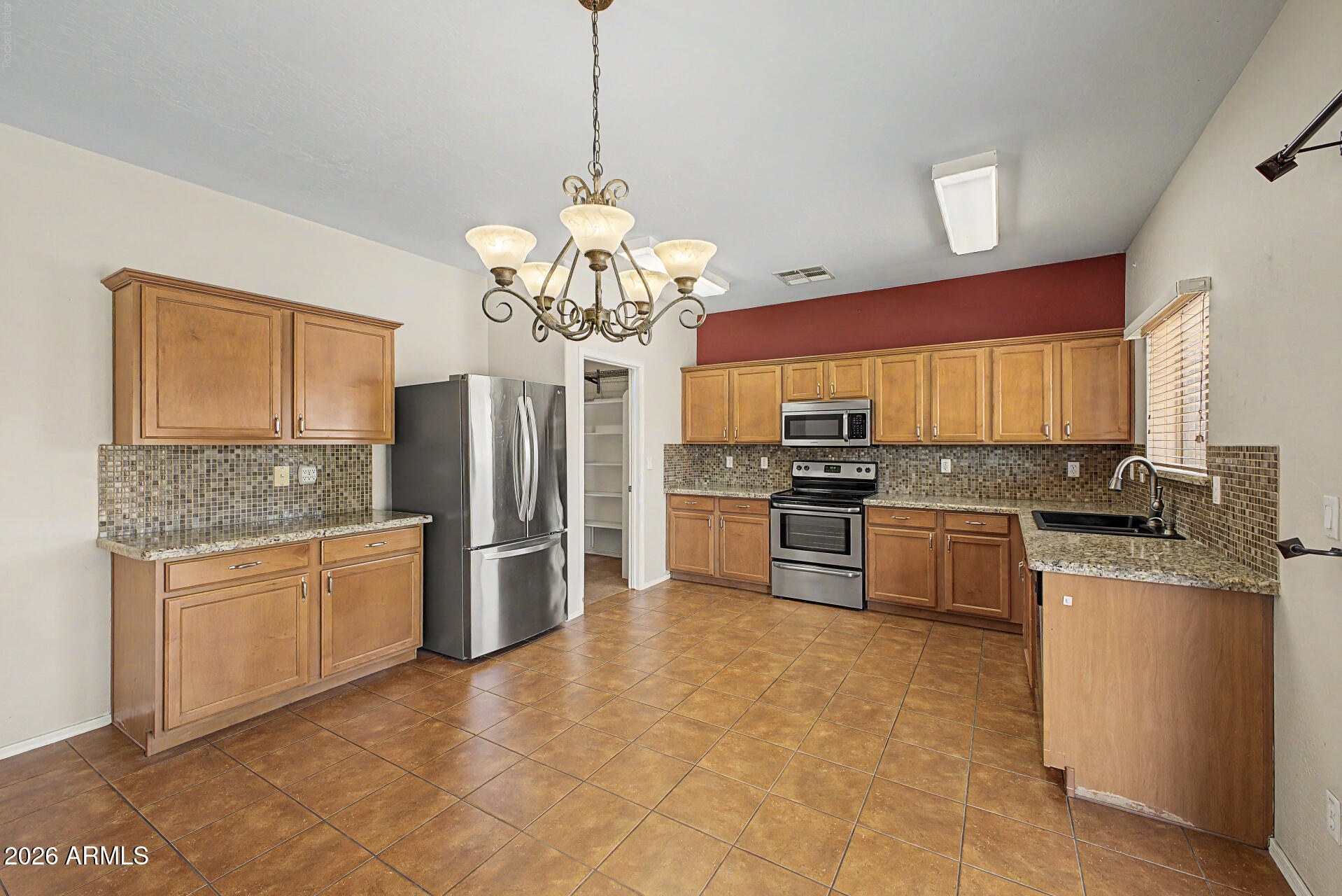 450 E MOUNTAIN VIEW Road