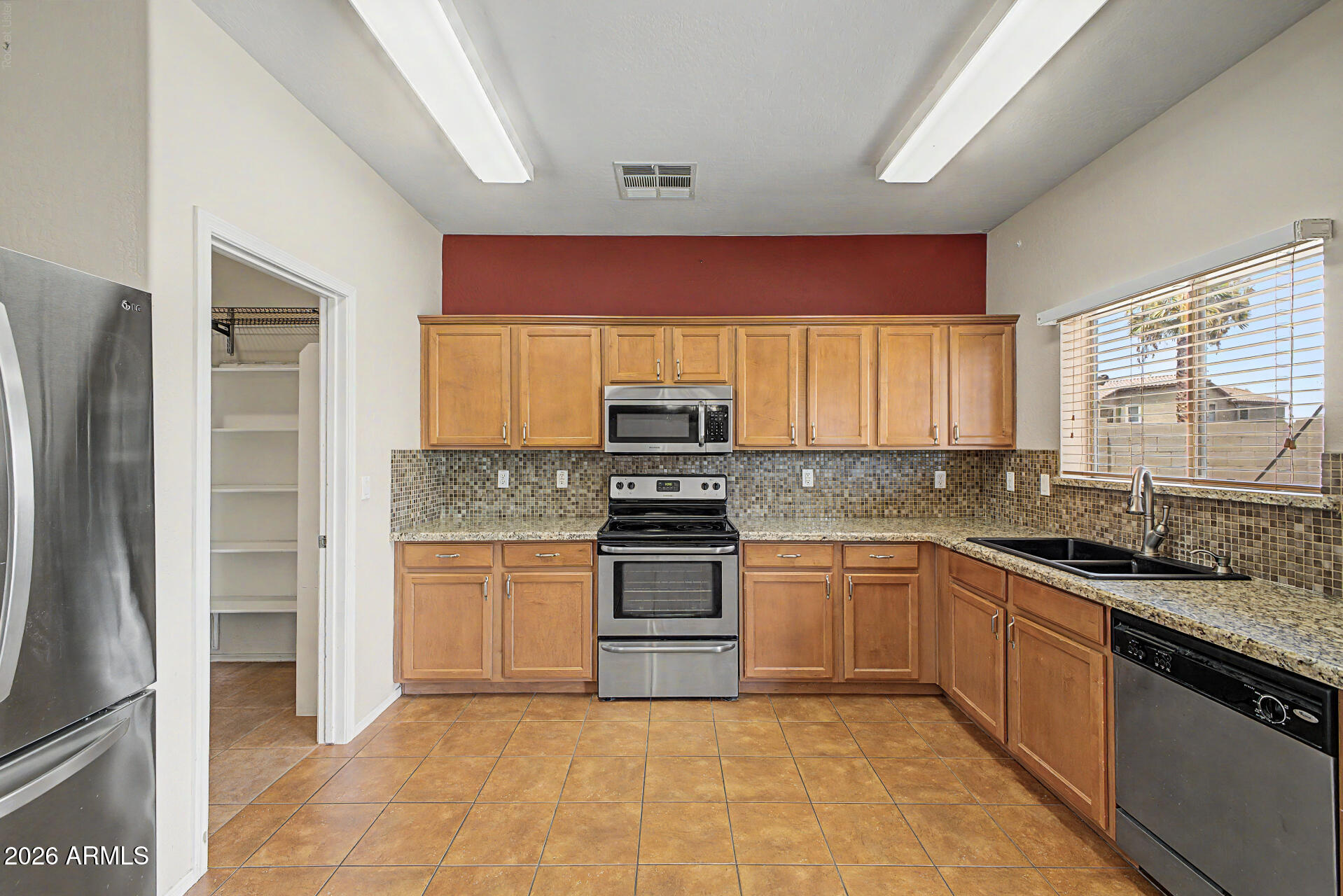 450 E MOUNTAIN VIEW Road