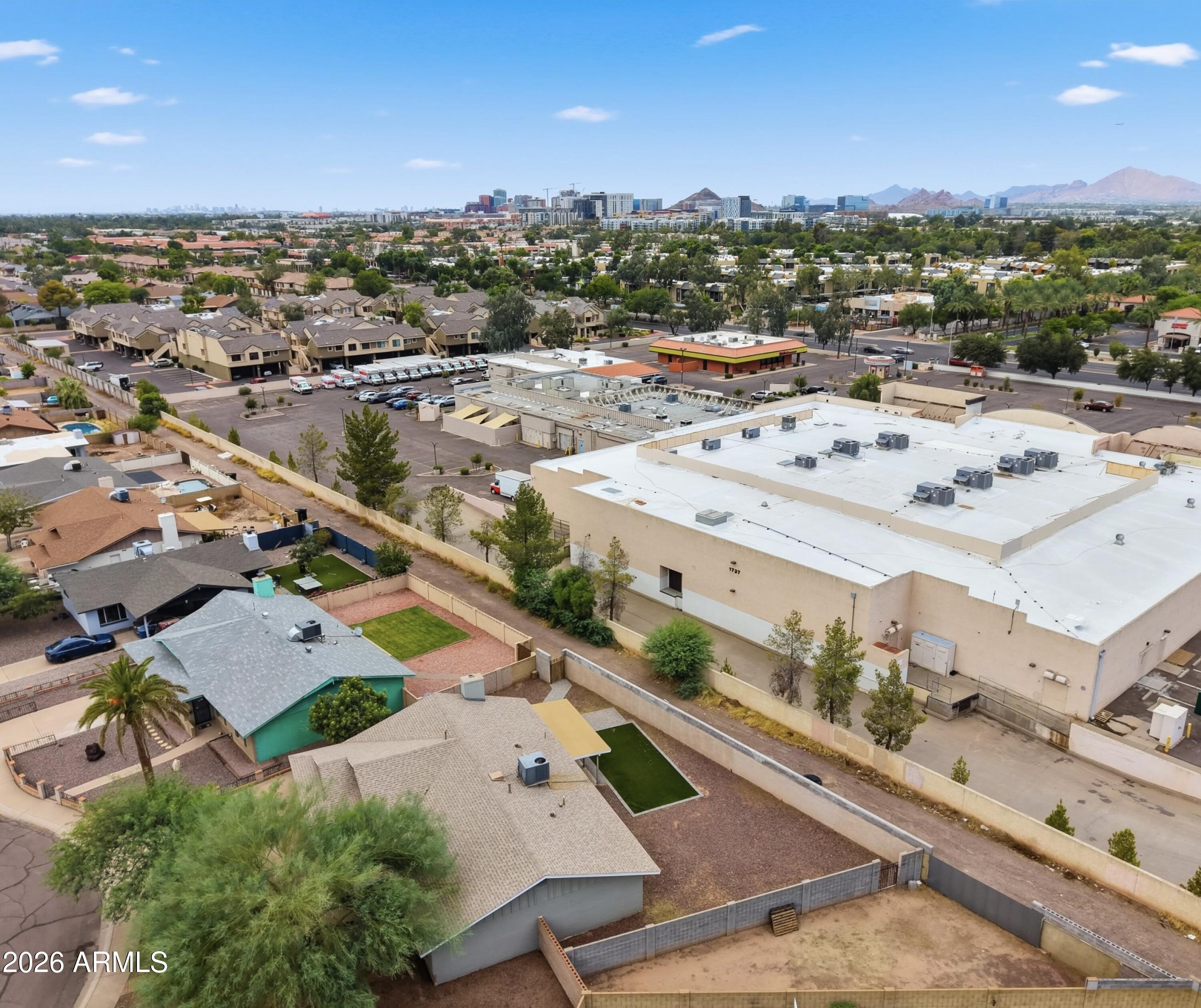1726 E EL PARQUE Drive