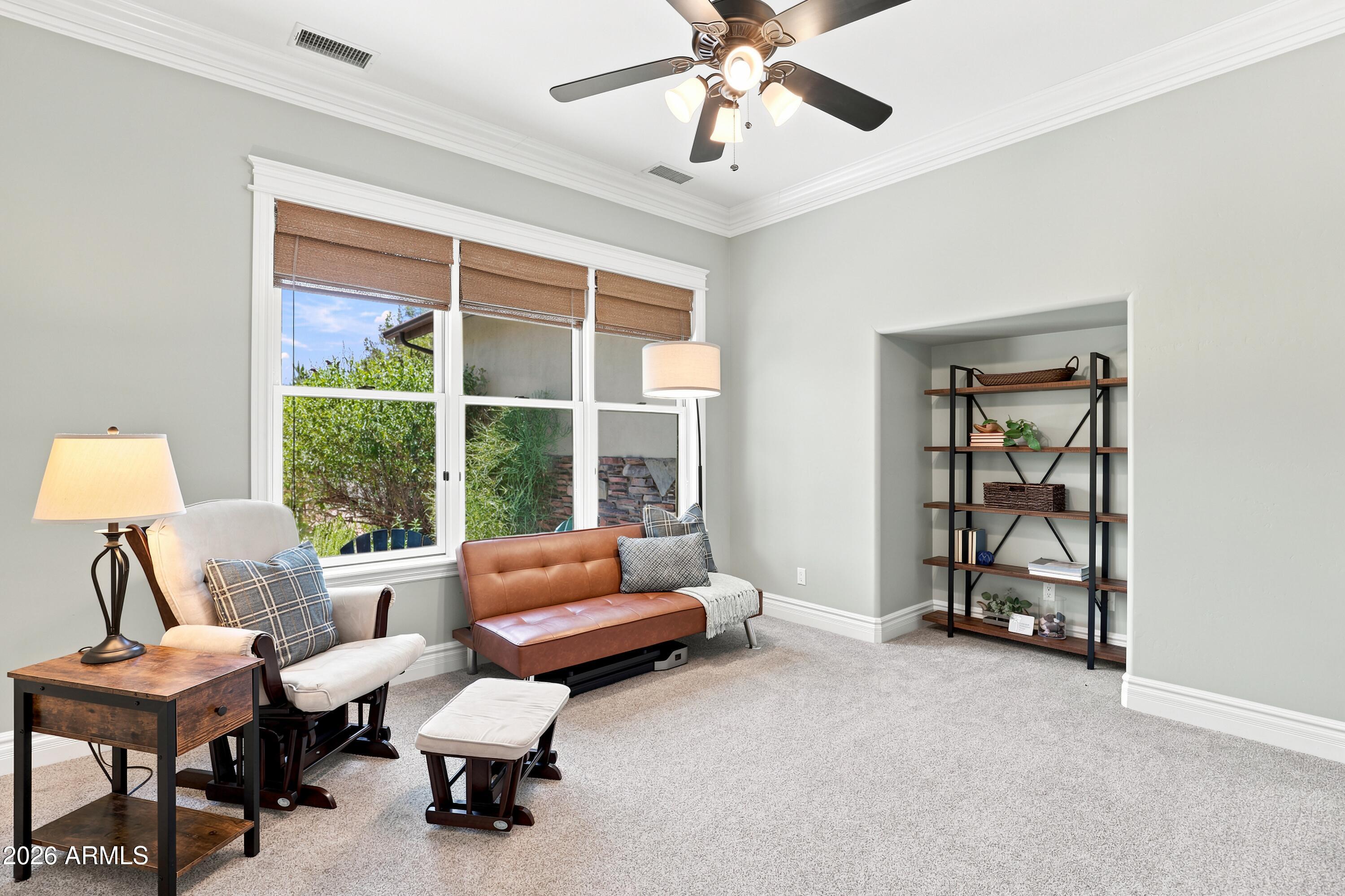 1006 W ROCK SPRINGS Circle