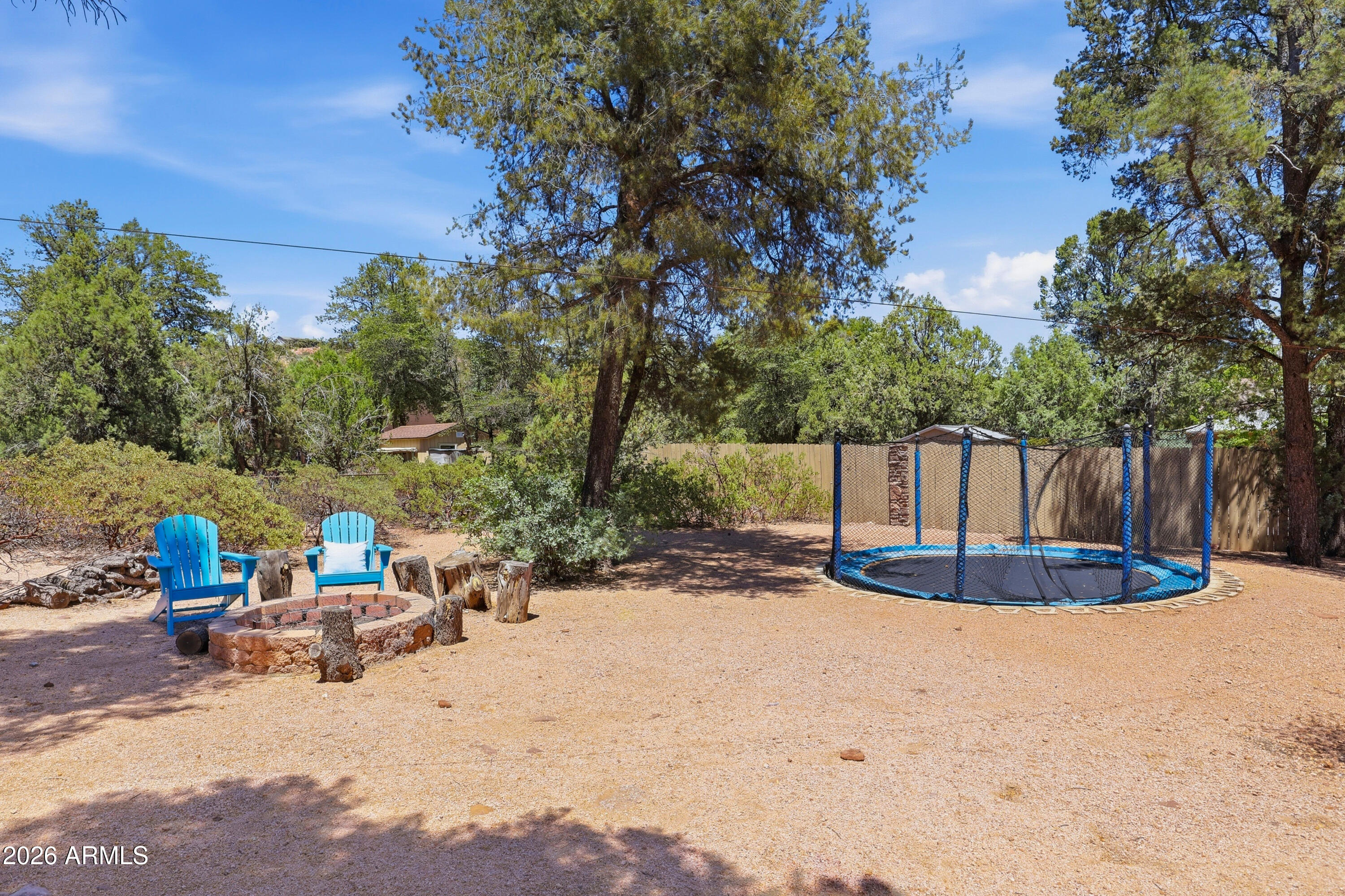 1006 W ROCK SPRINGS Circle