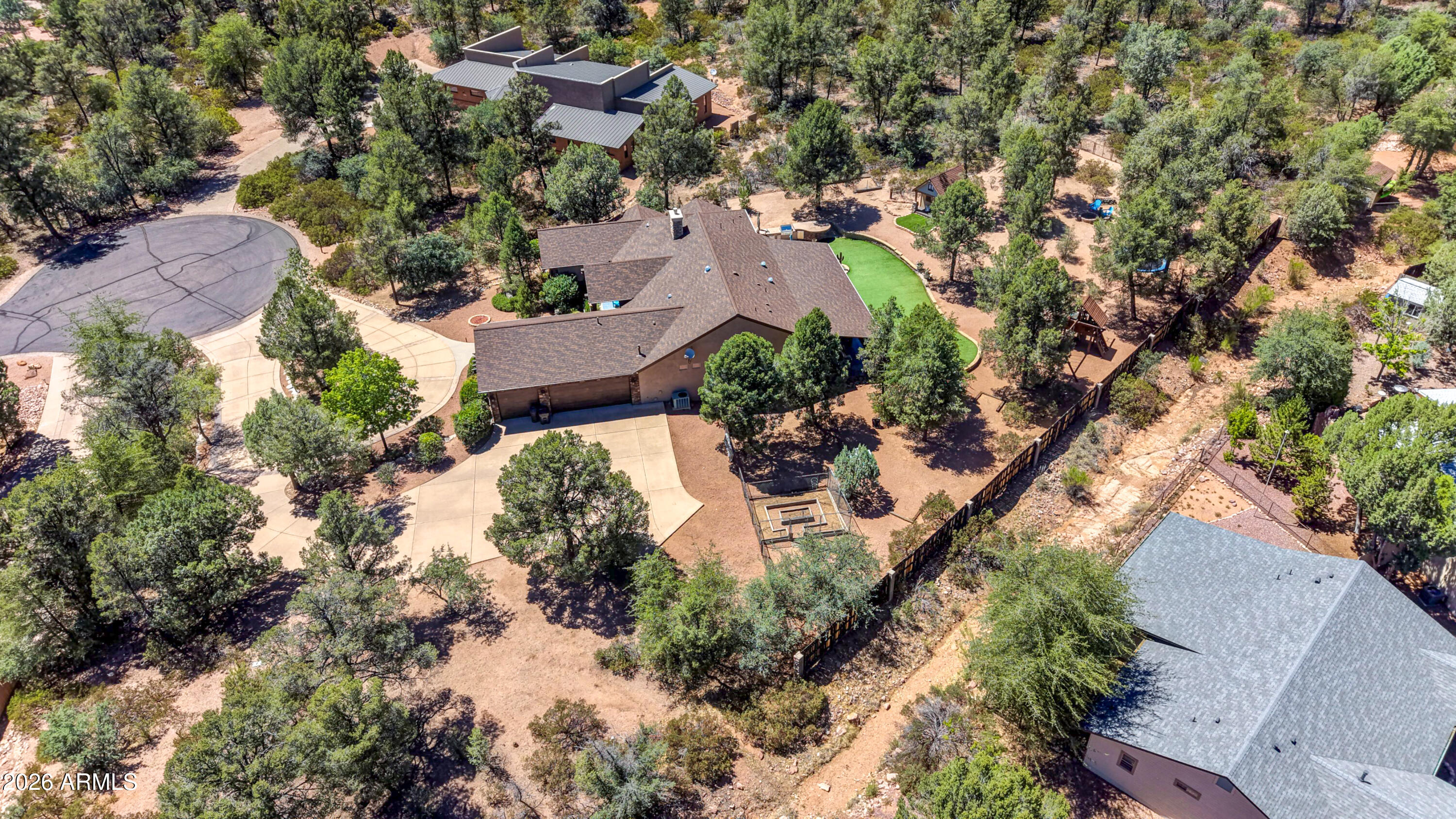 1006 W ROCK SPRINGS Circle