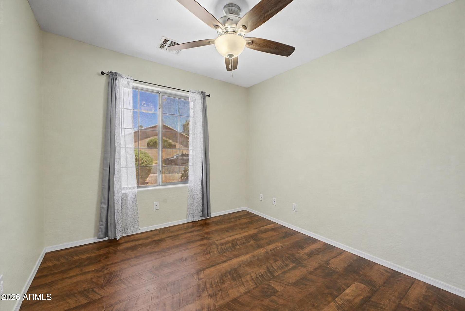 1044 S VEGAS