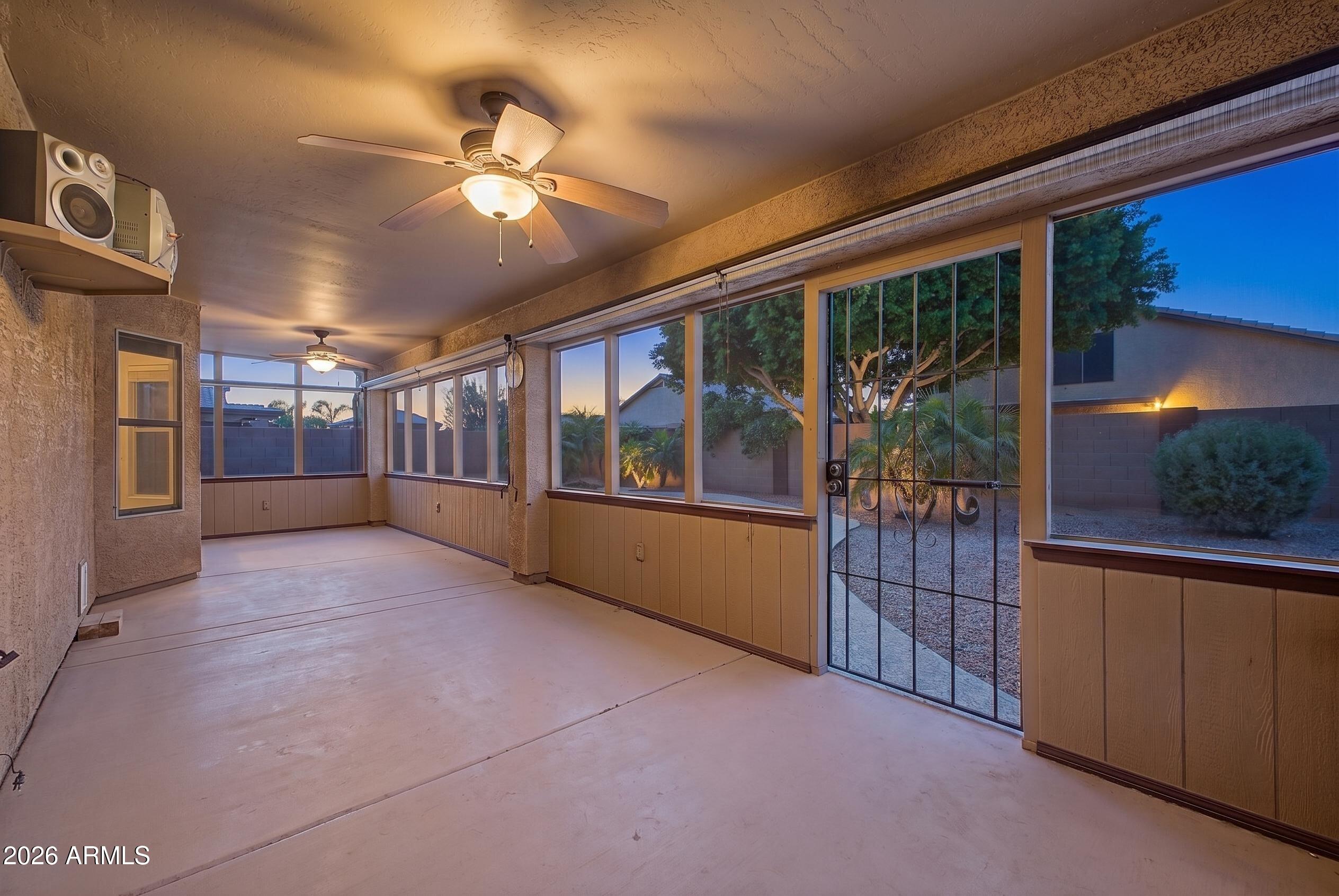 1044 S VEGAS