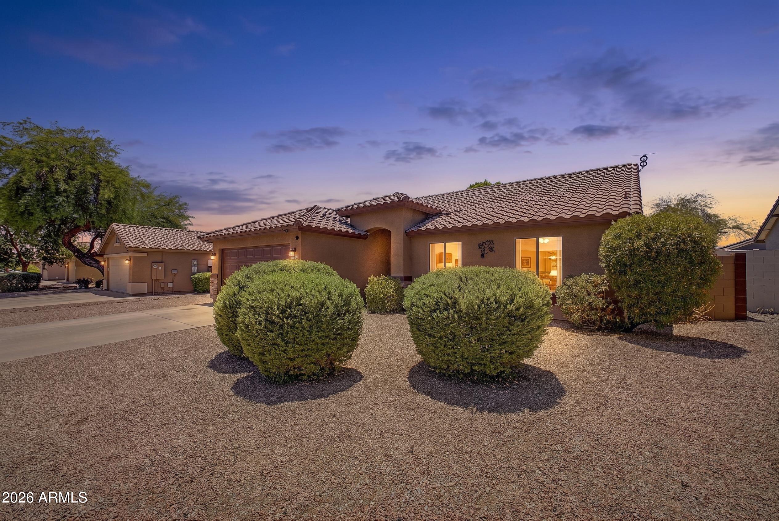 1044 S VEGAS