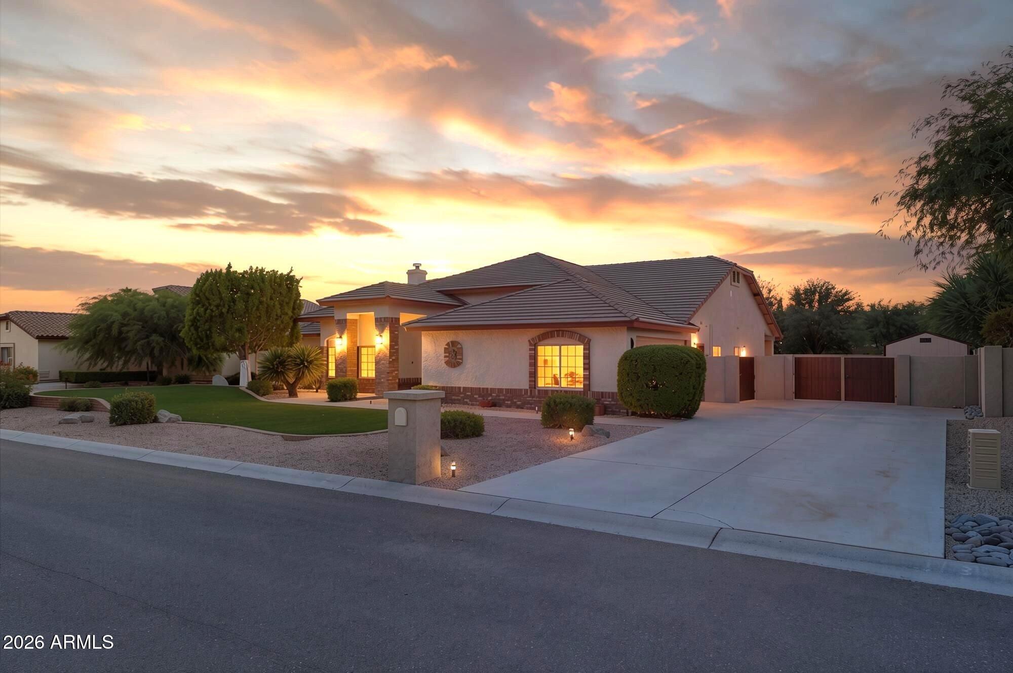 4637 W MISTY WILLOW Lane