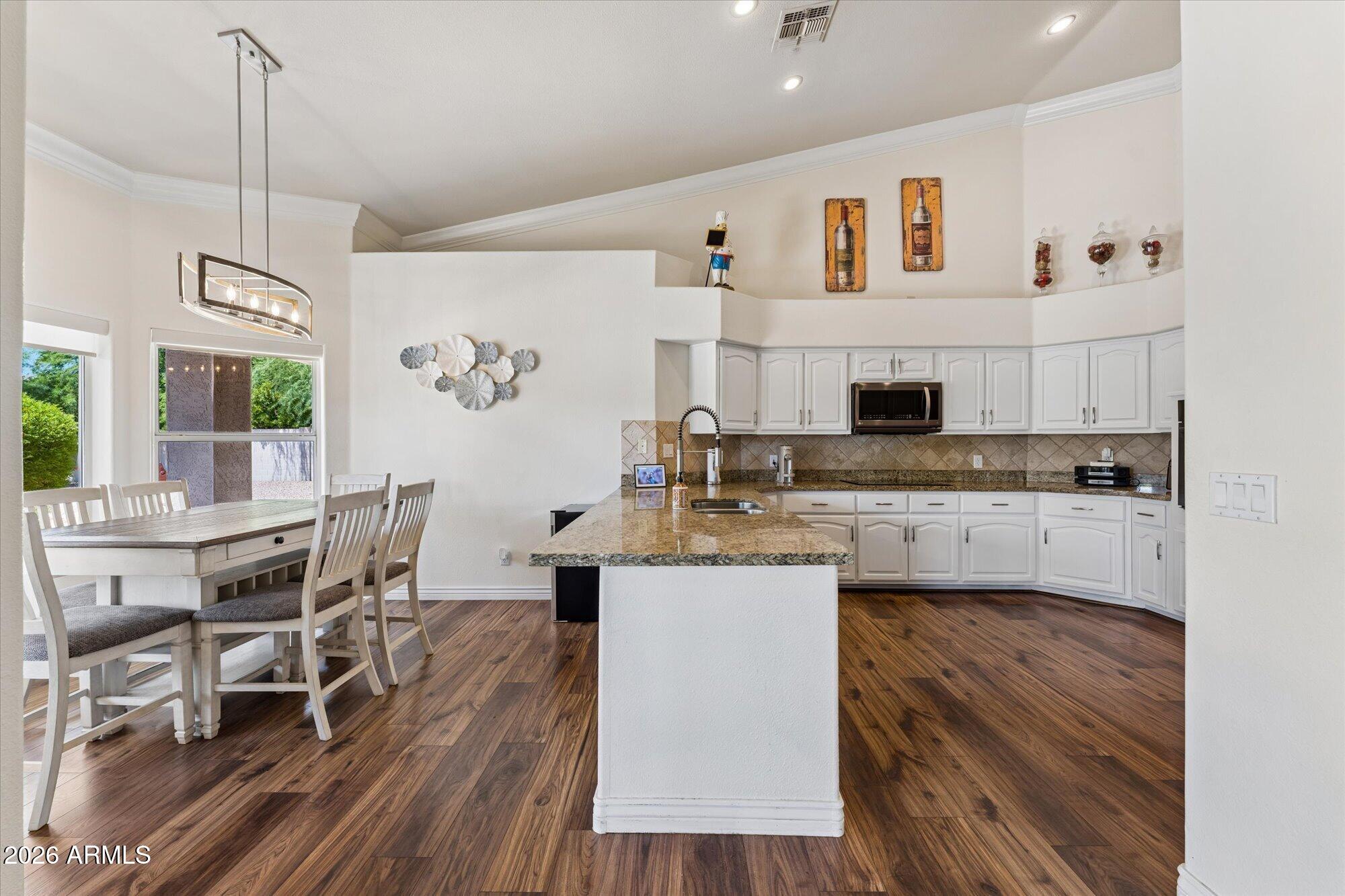 4637 W MISTY WILLOW Lane