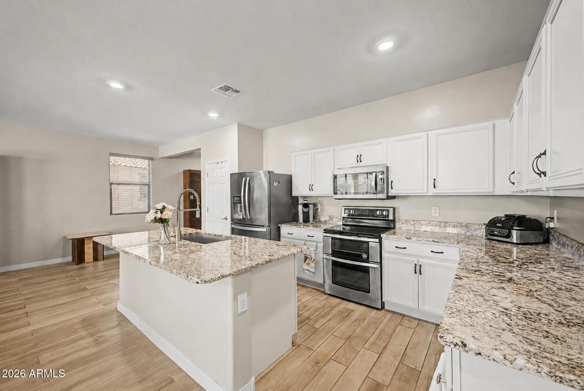 11894 E RED BUTTE