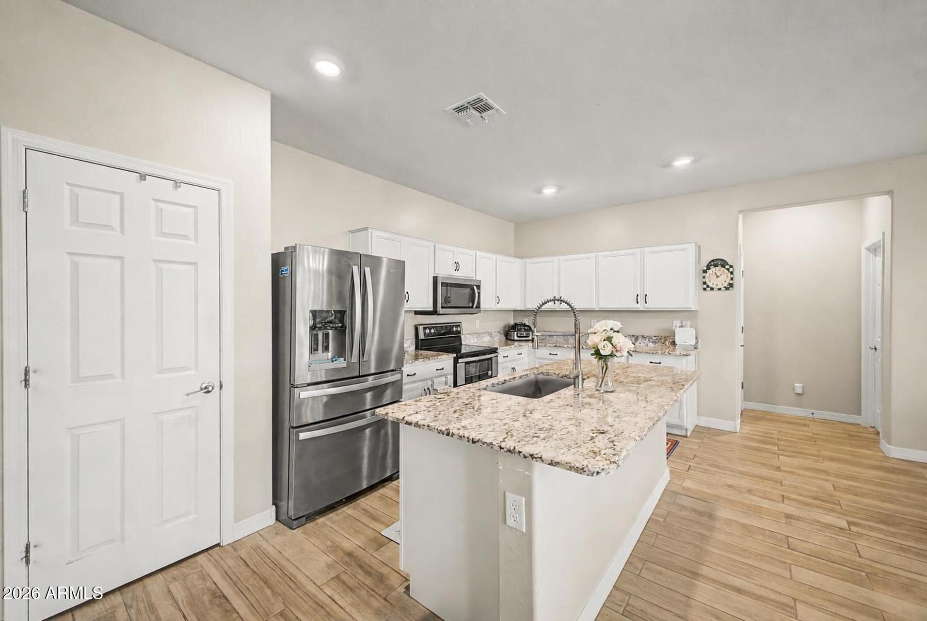 11894 E RED BUTTE