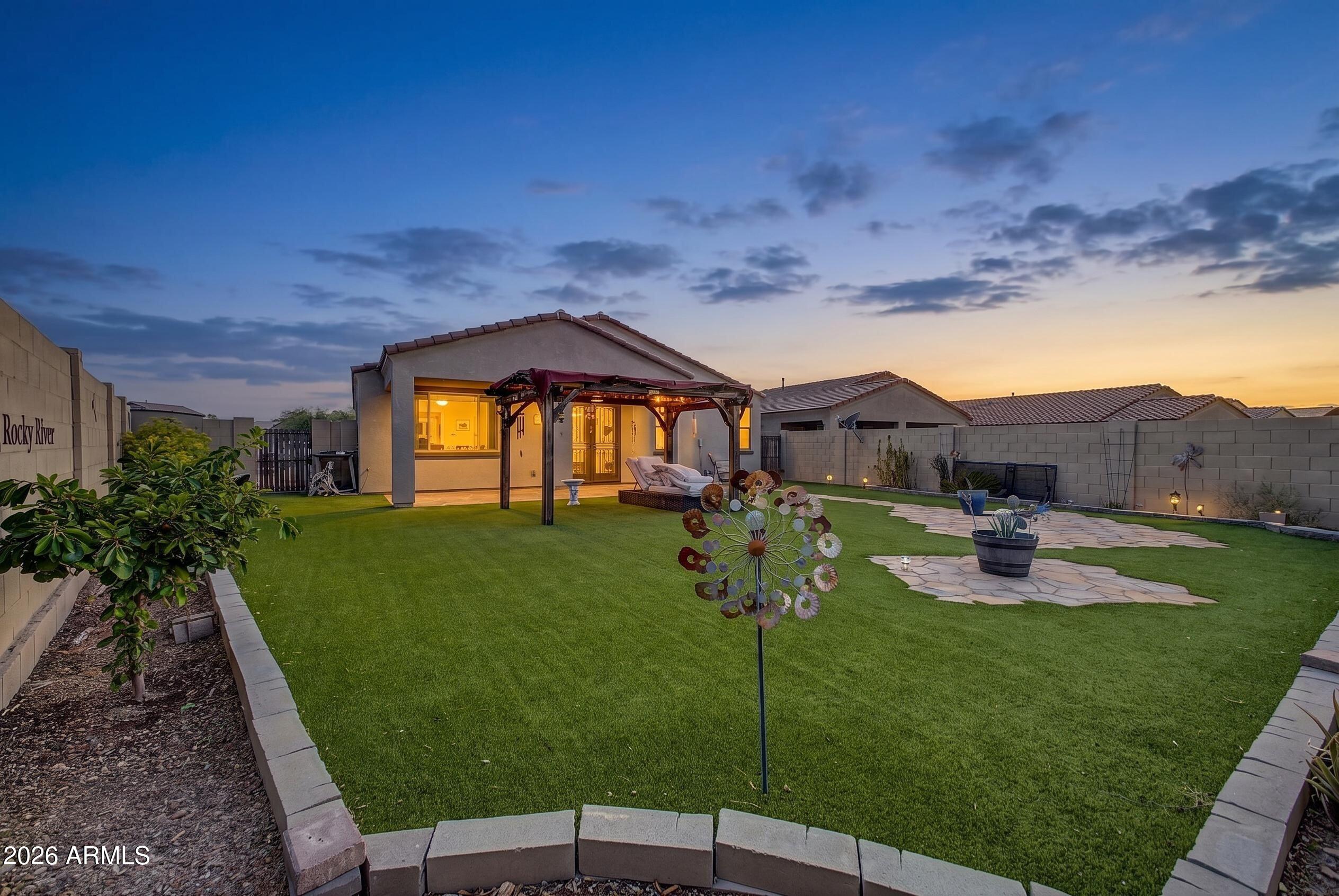 11894 E RED BUTTE