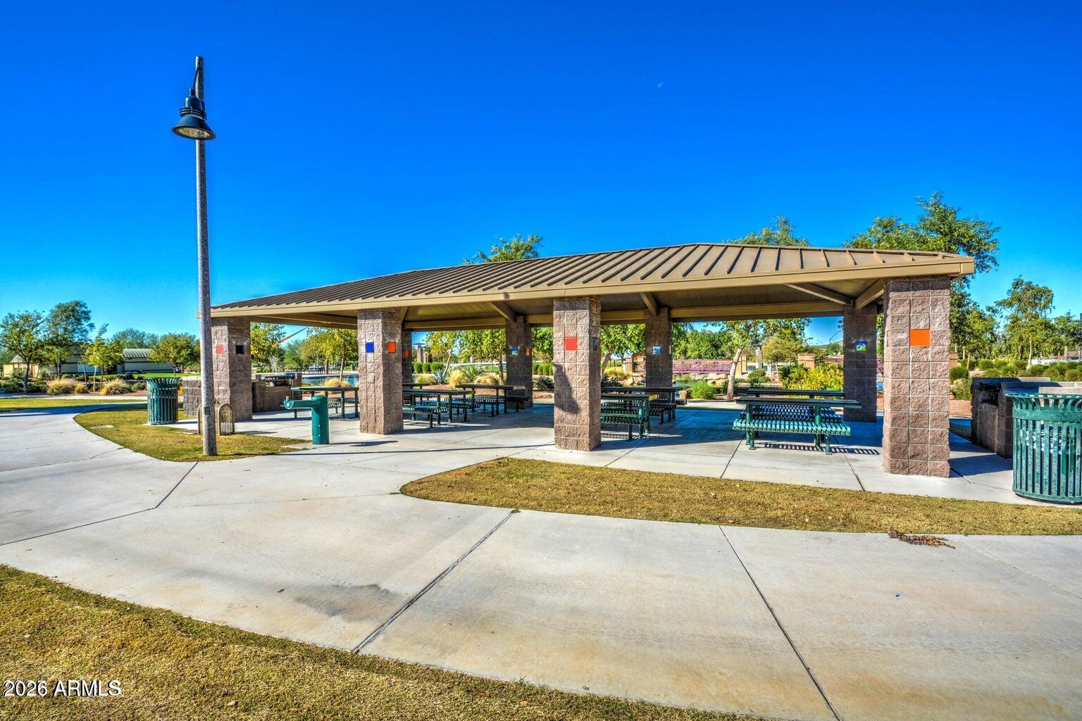 2921 N DAISY Drive