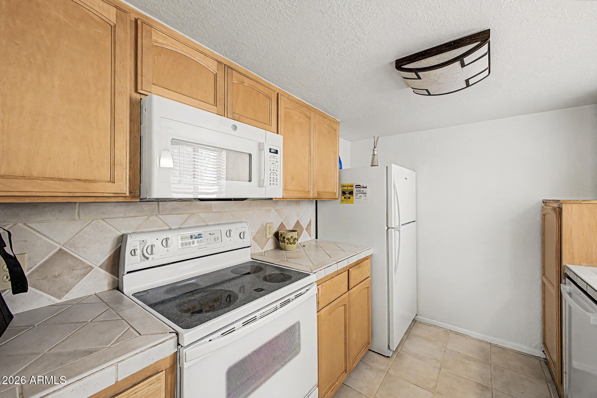 2233 E HIGHLAND Avenue 138