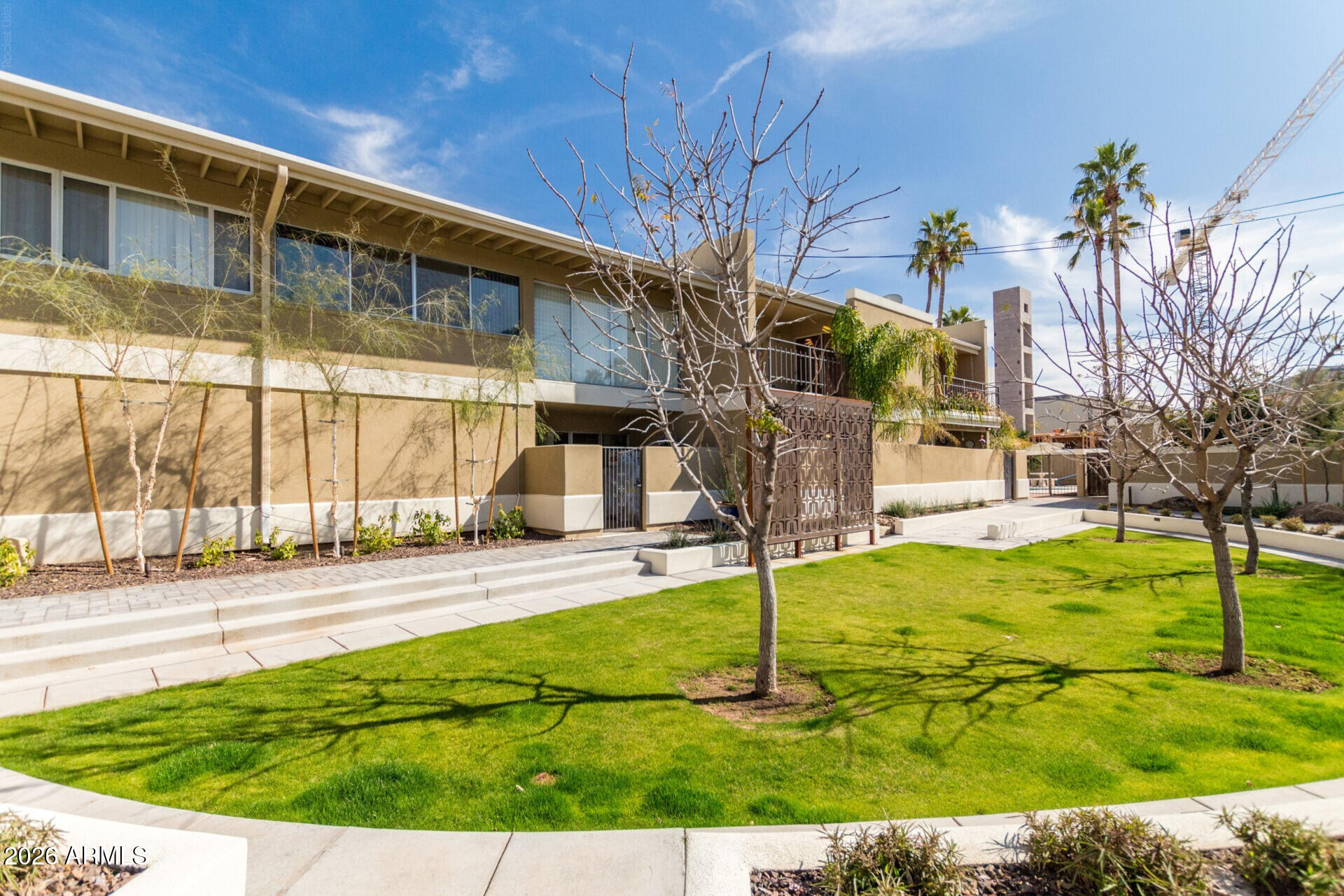 2233 E HIGHLAND Avenue 138