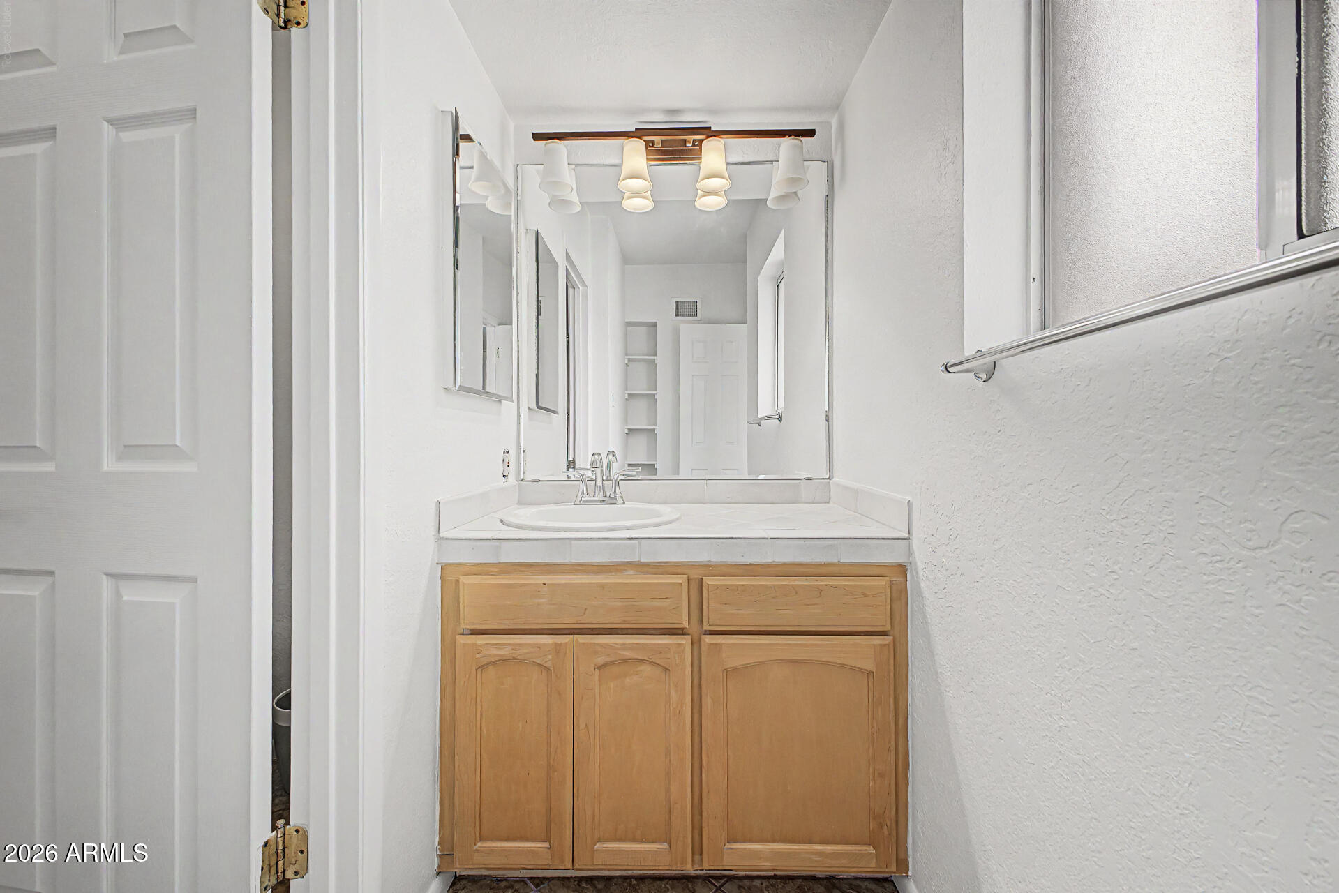 2233 E HIGHLAND Avenue 138