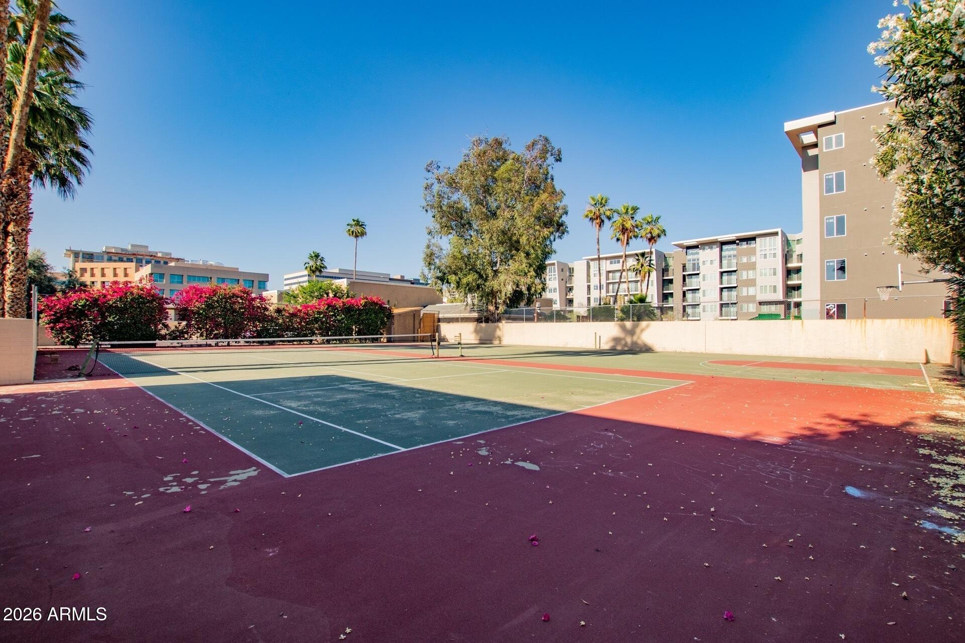 2233 E HIGHLAND Avenue 138