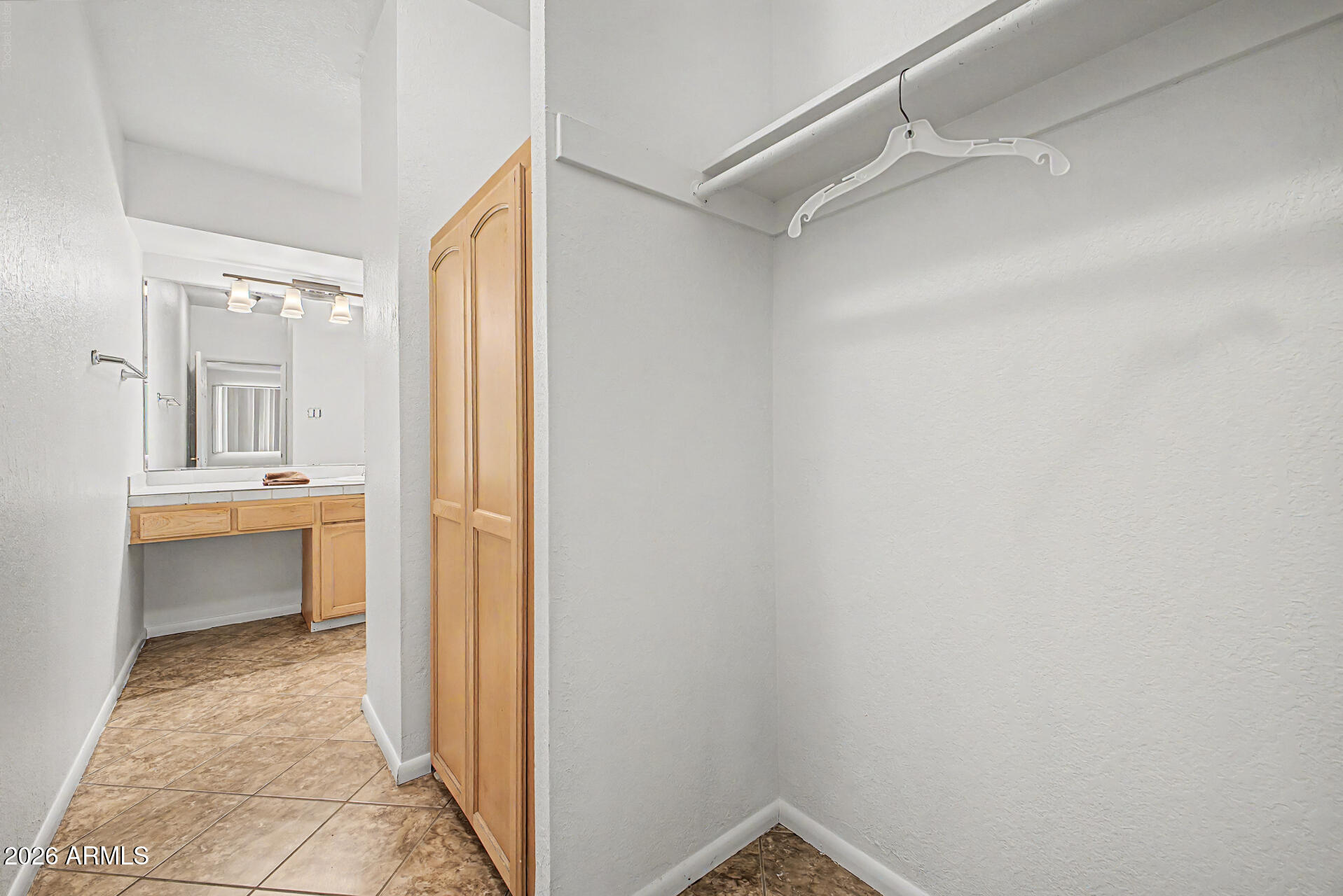 2233 E HIGHLAND Avenue 138