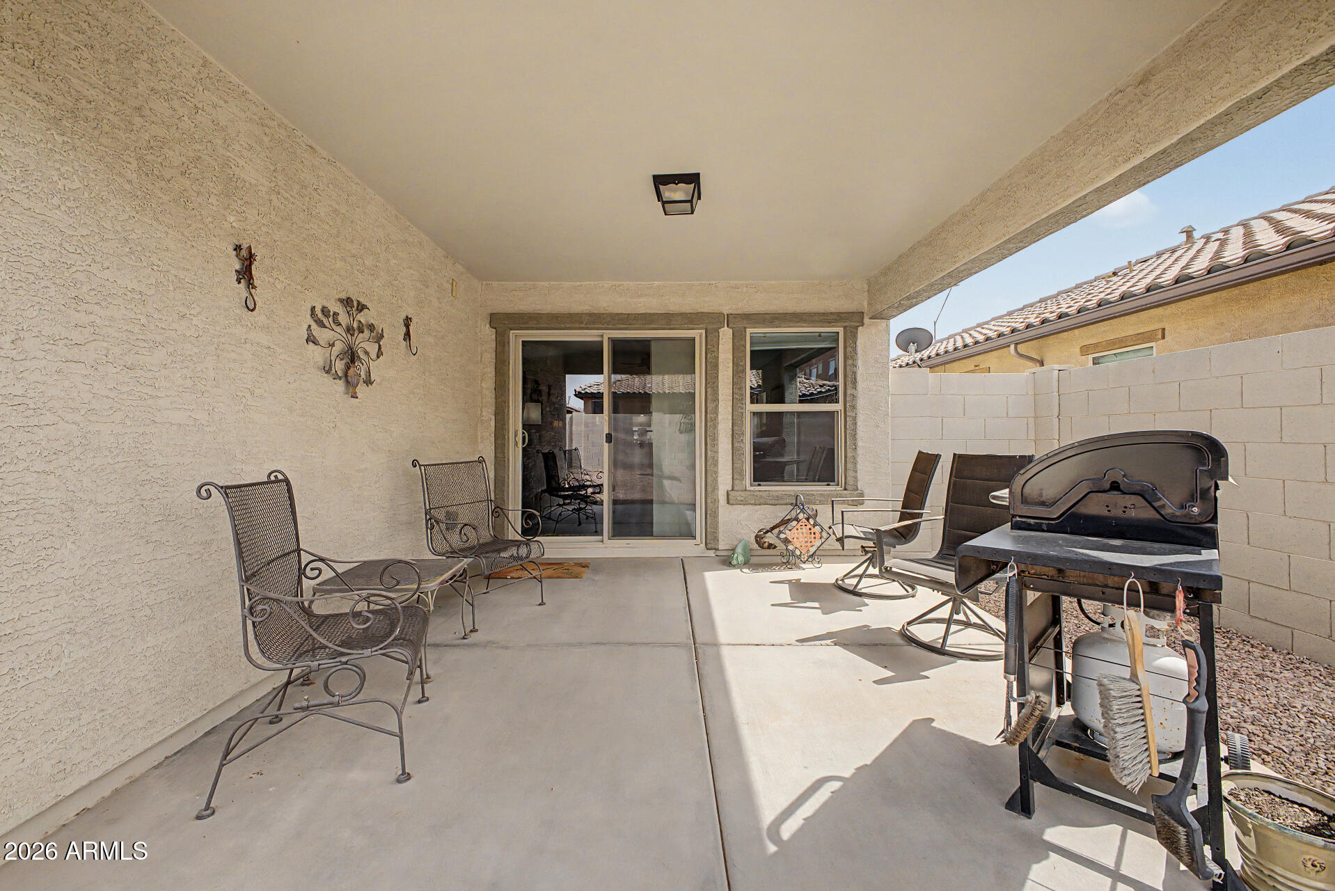 40858 W PORTIS Drive