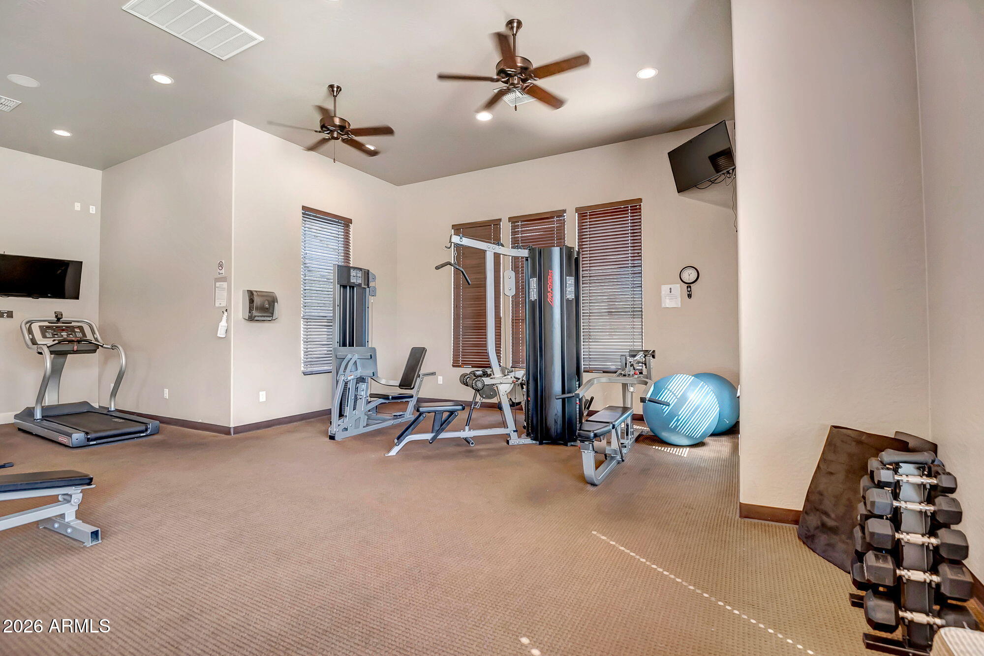 42424 N GAVILAN PEAK Parkway 25206