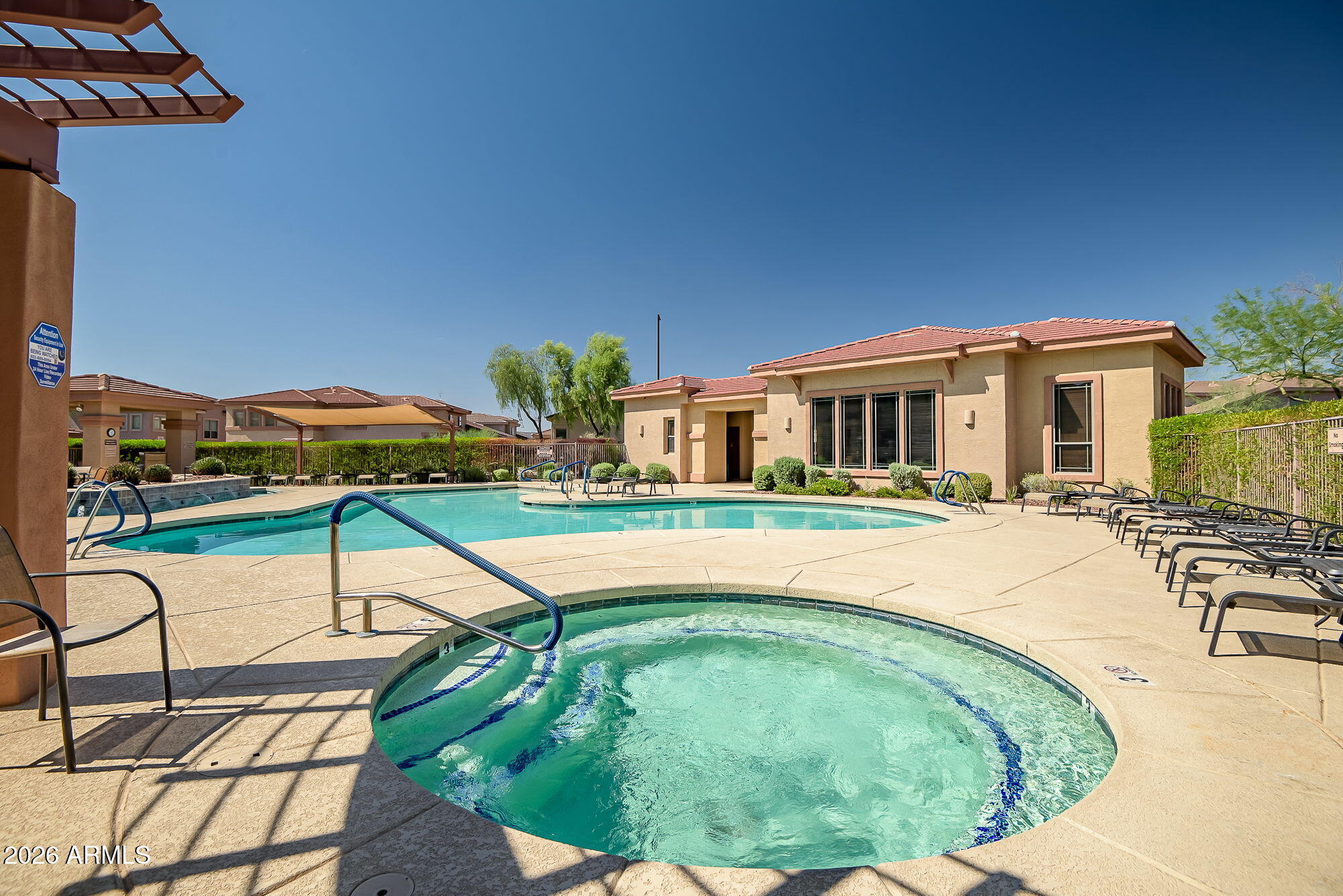 42424 N GAVILAN PEAK Parkway 25206